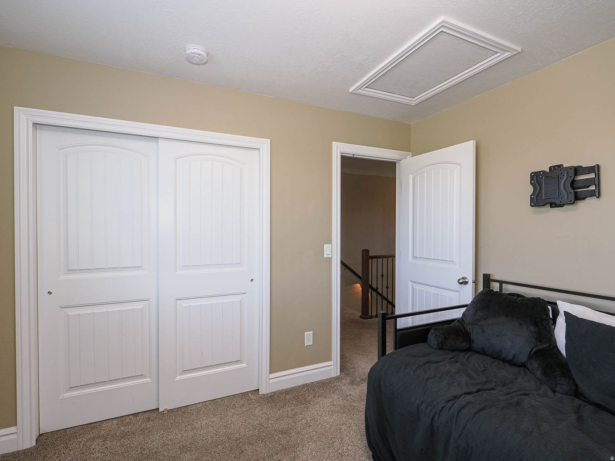 BRIDLEWALK PLACE - Residential