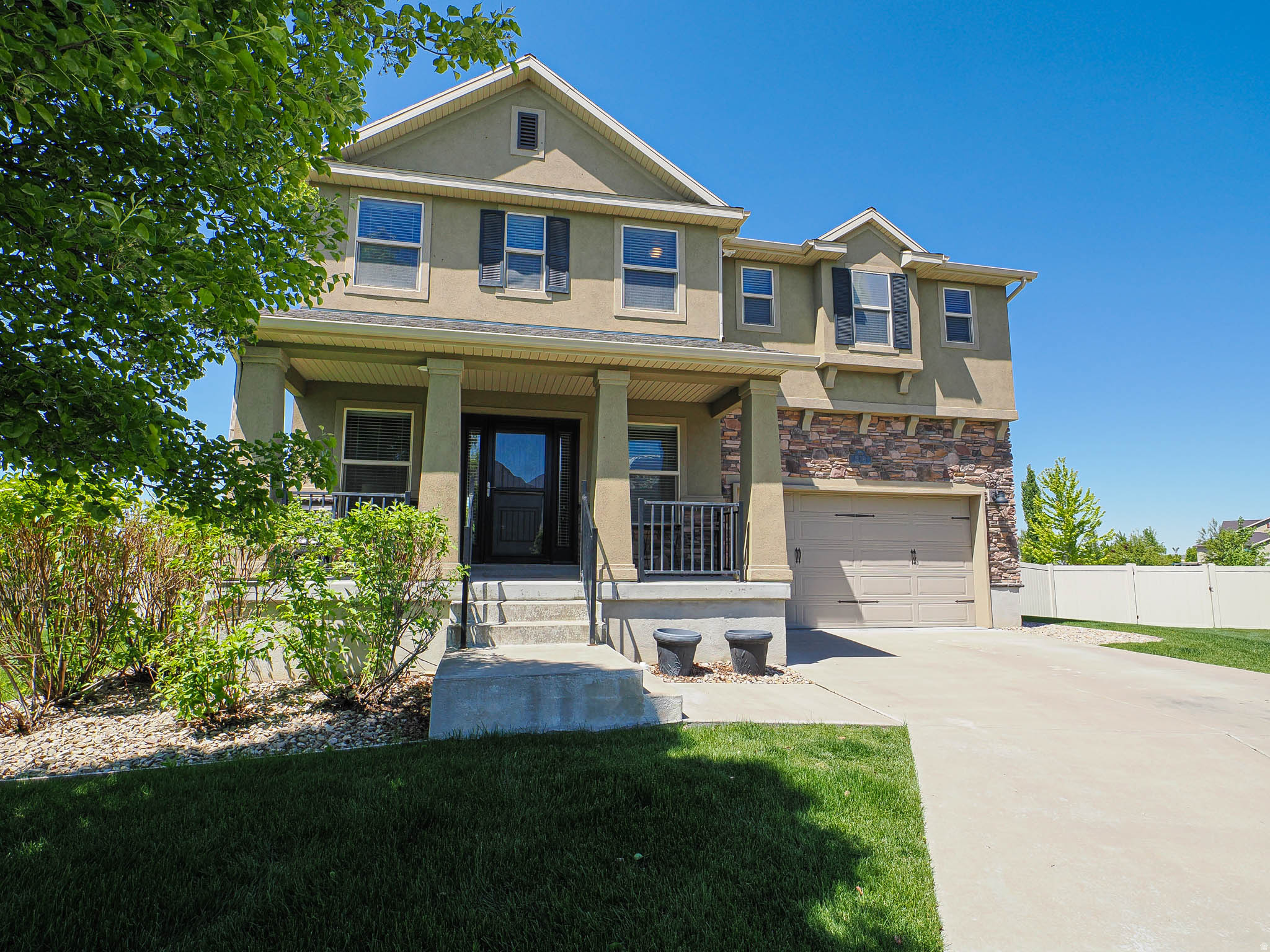 BRIDLEWALK PLACE - Residential