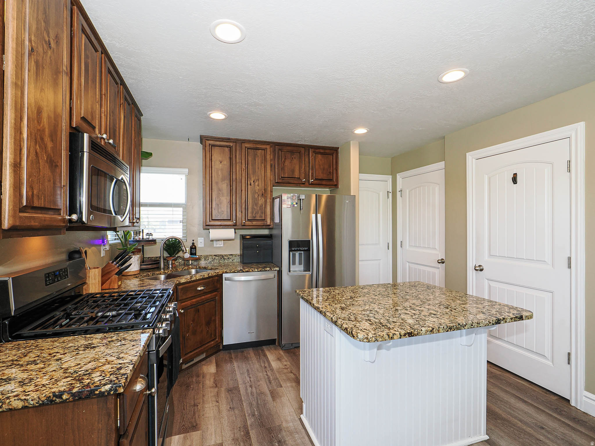 BRIDLEWALK PLACE - Residential