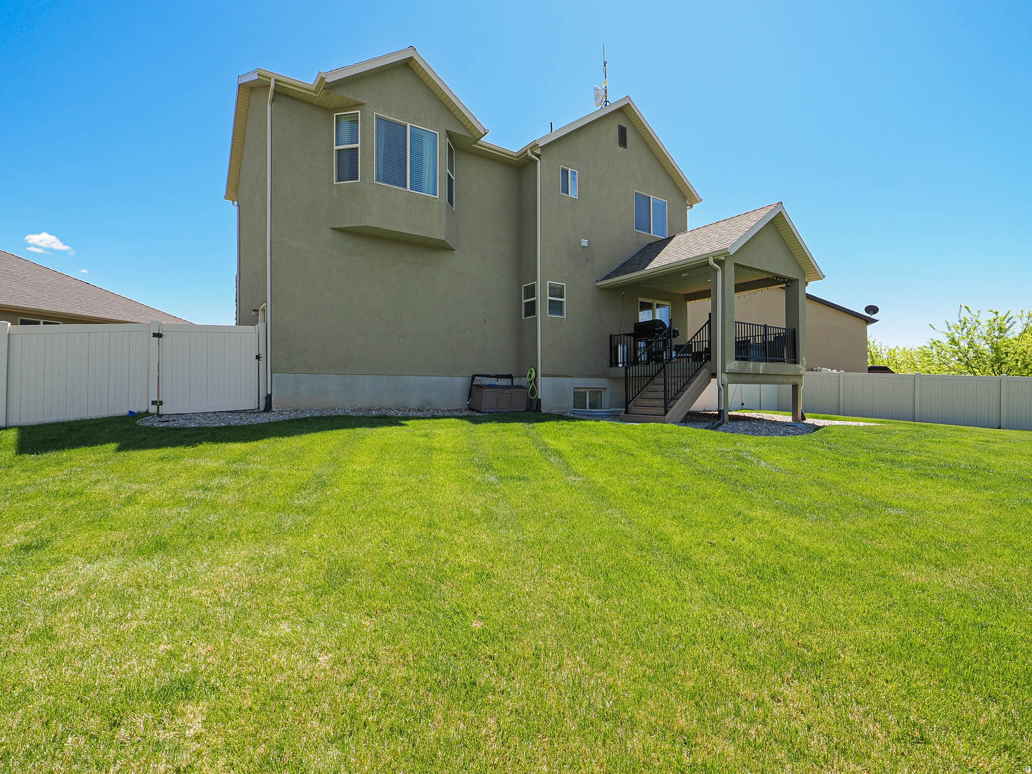 BRIDLEWALK PLACE - Residential