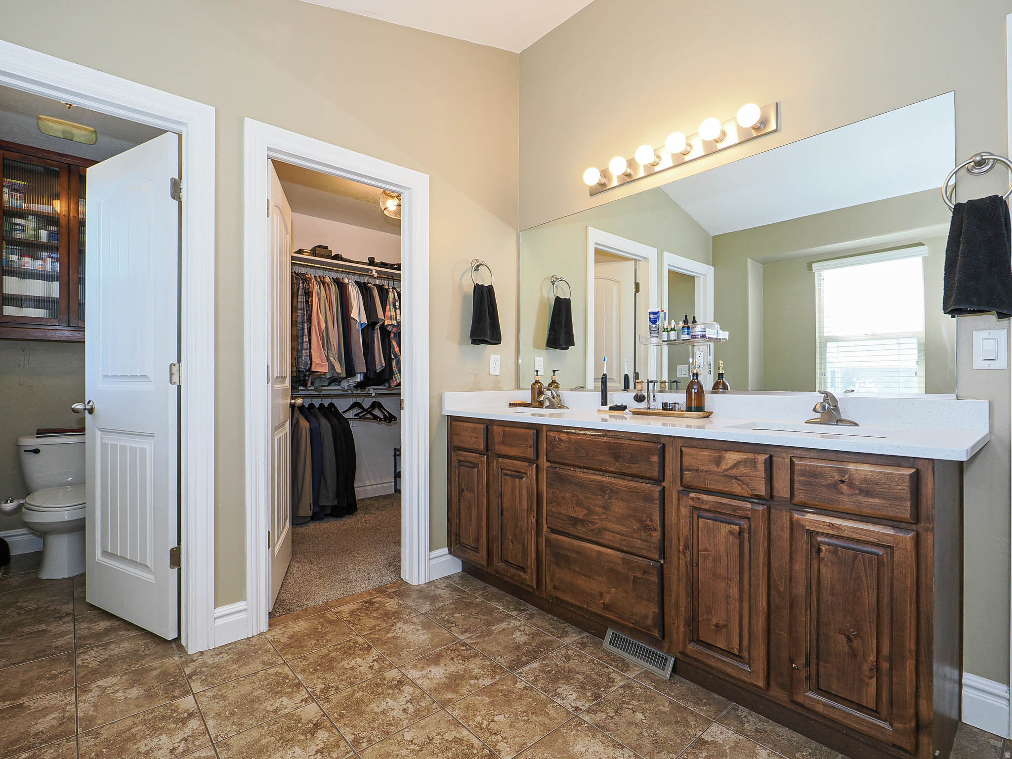 BRIDLEWALK PLACE - Residential