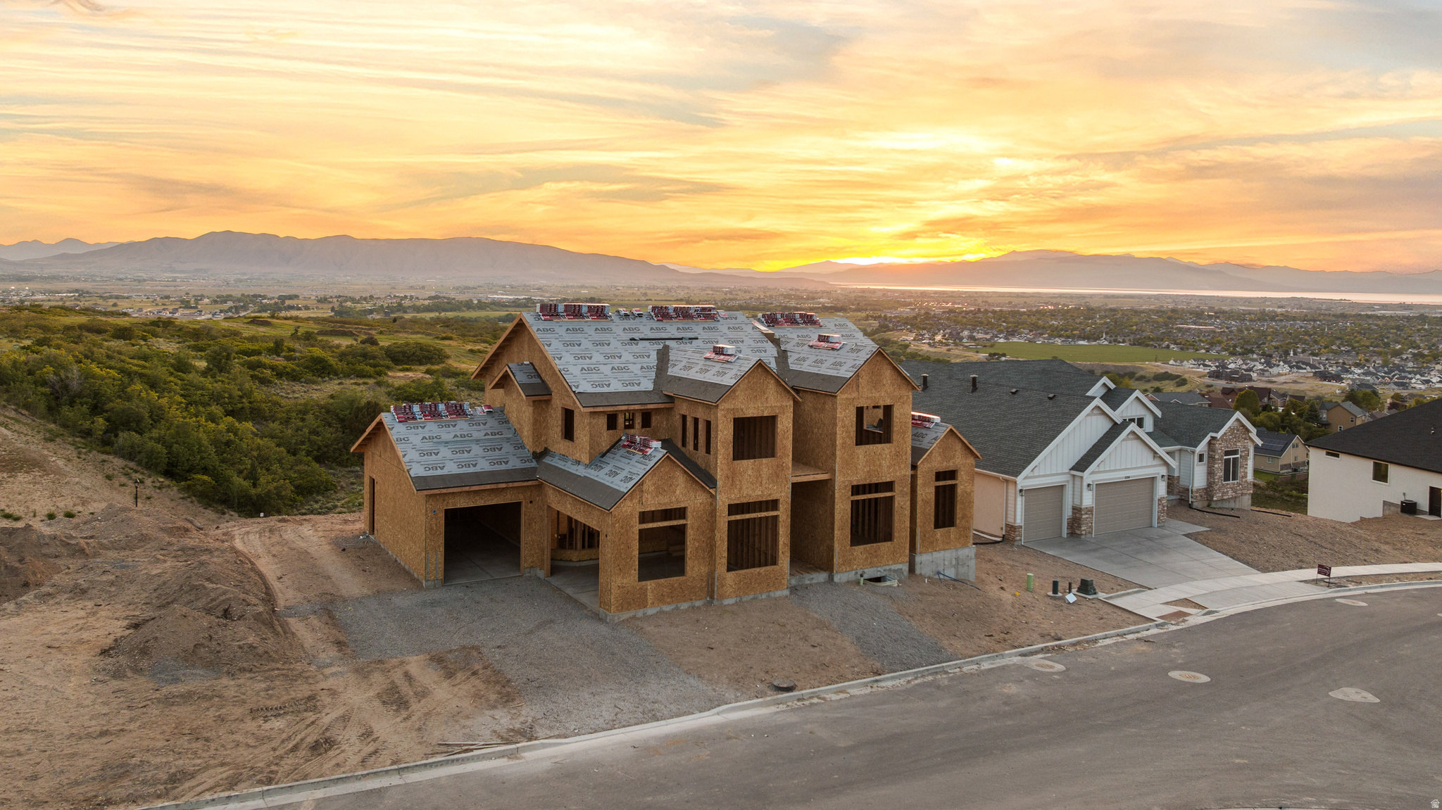 OAKRIDGE COVE - Residential
