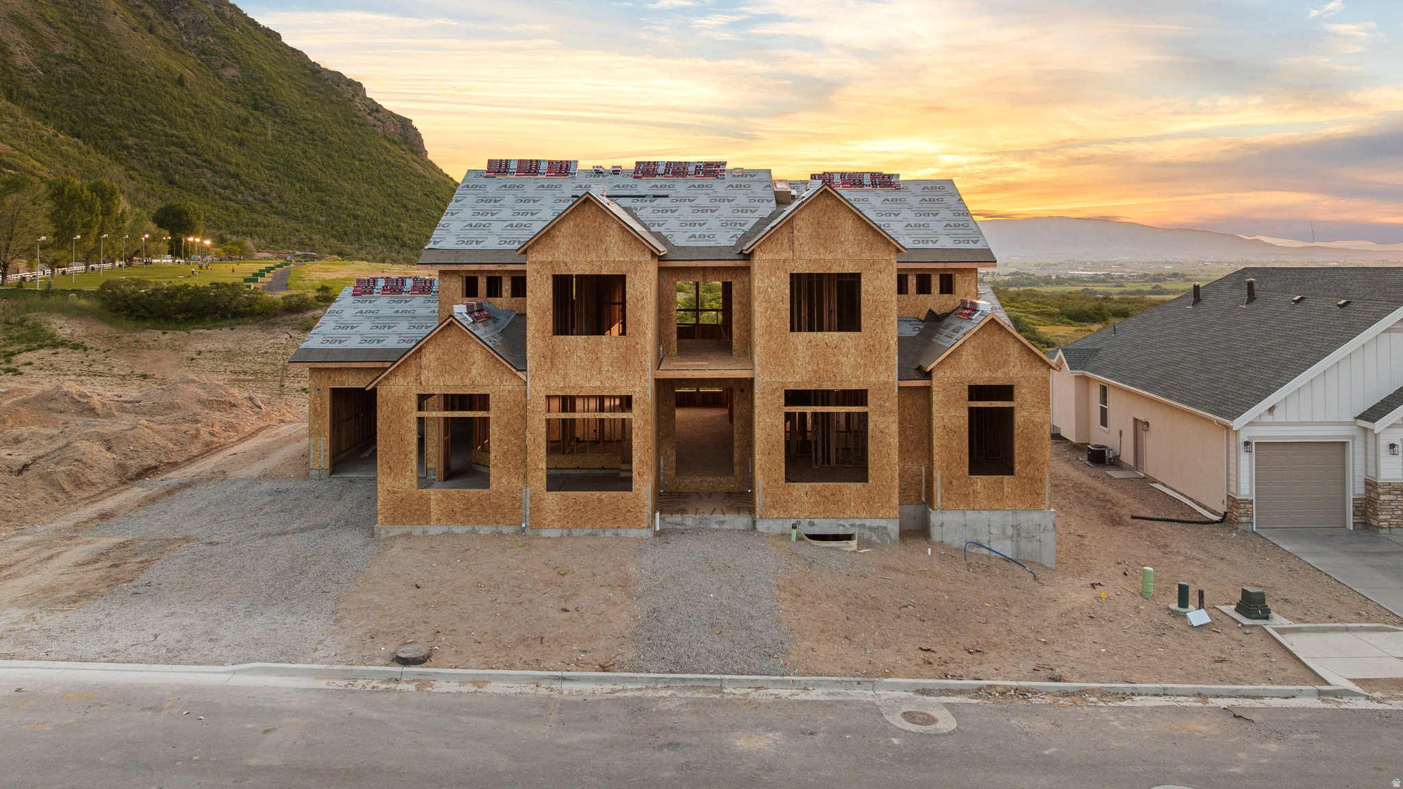 OAKRIDGE COVE - Residential