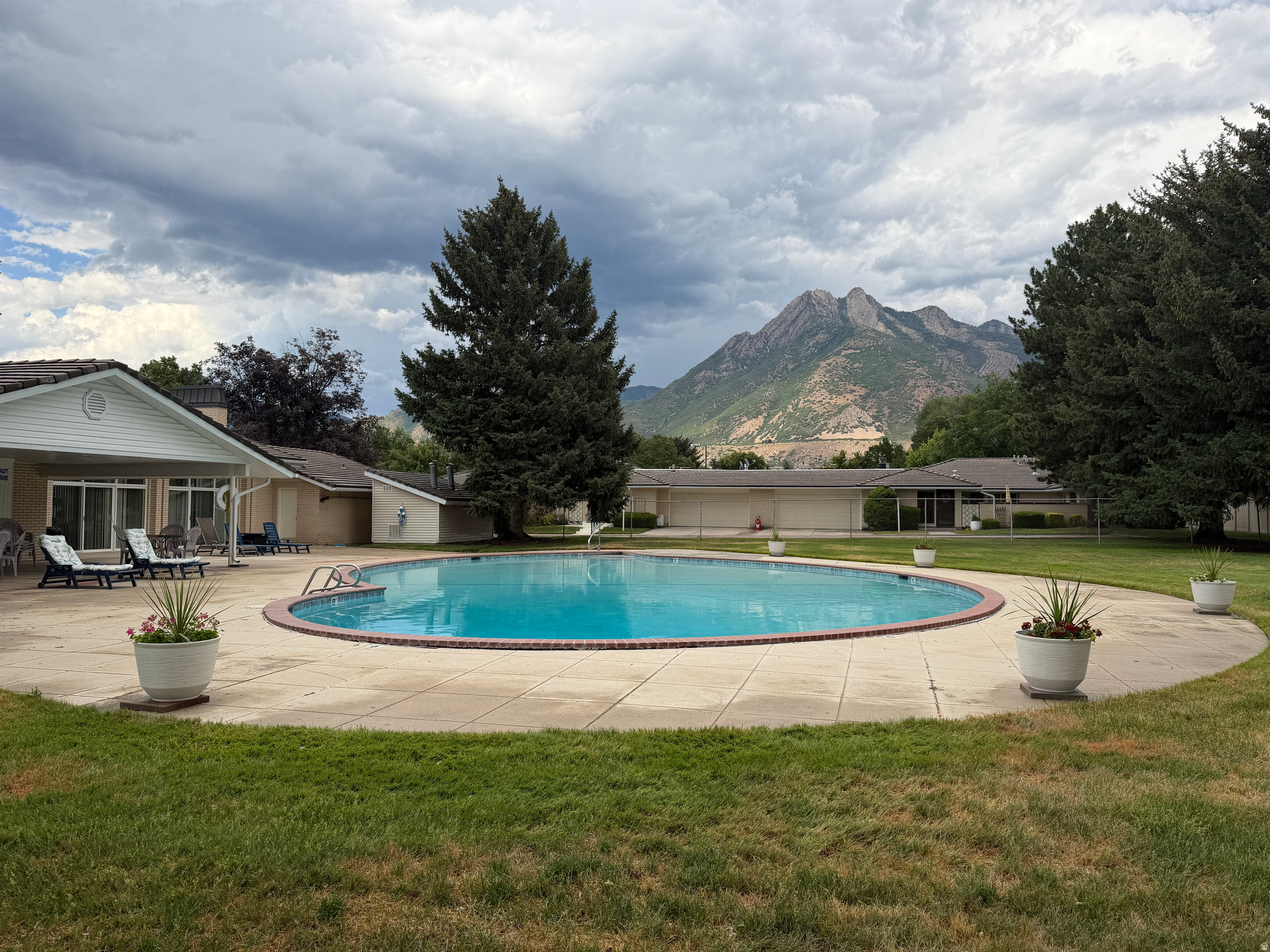 THE COTTONWOODS - Residential