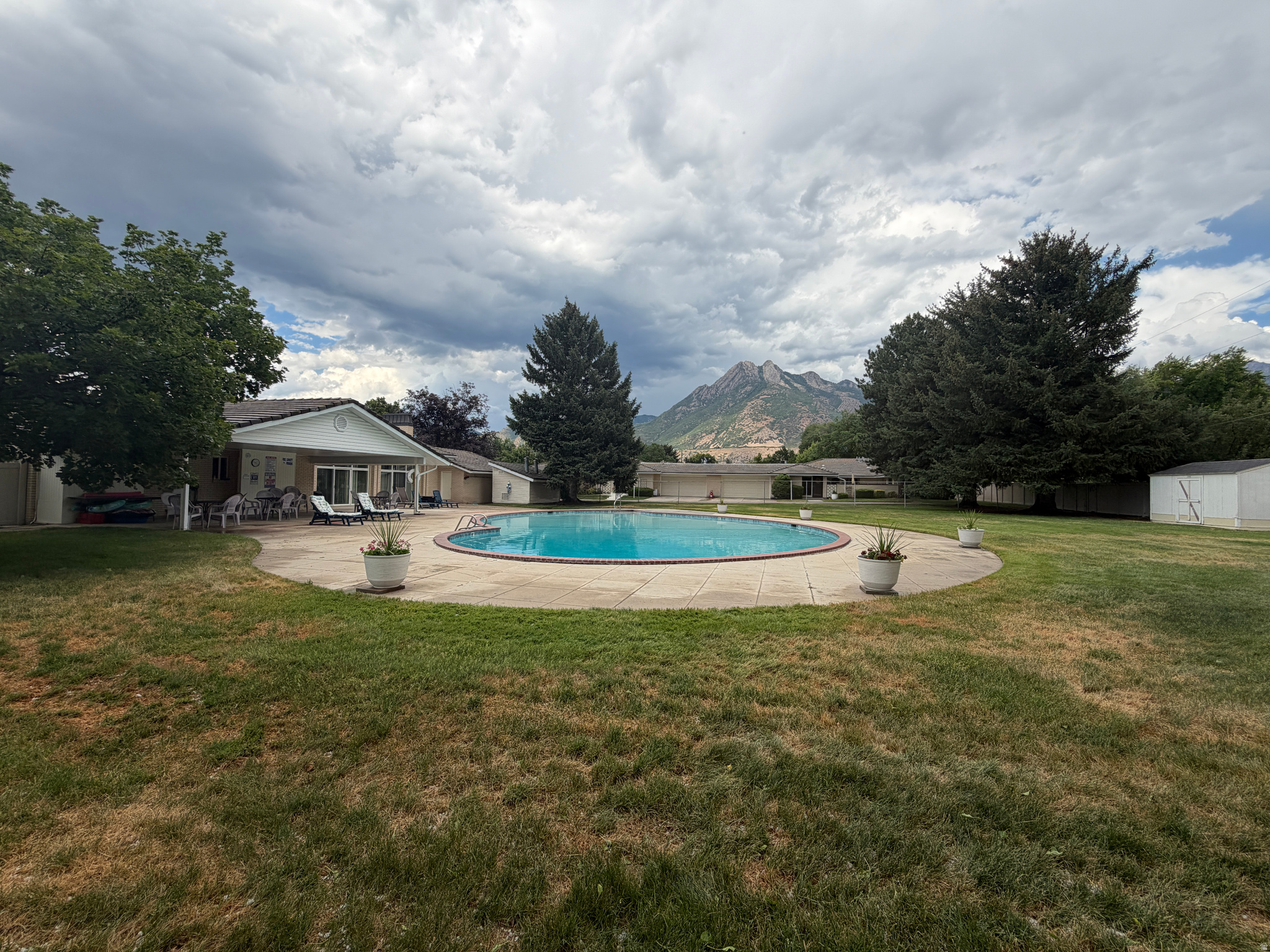 THE COTTONWOODS - Residential