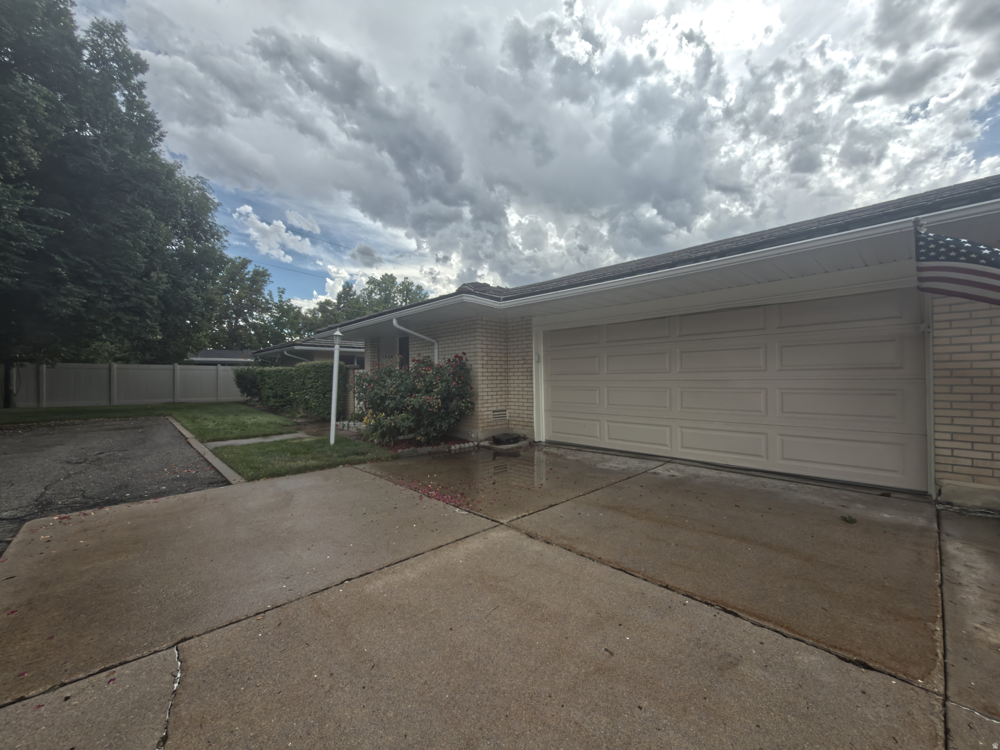 THE COTTONWOODS - Residential