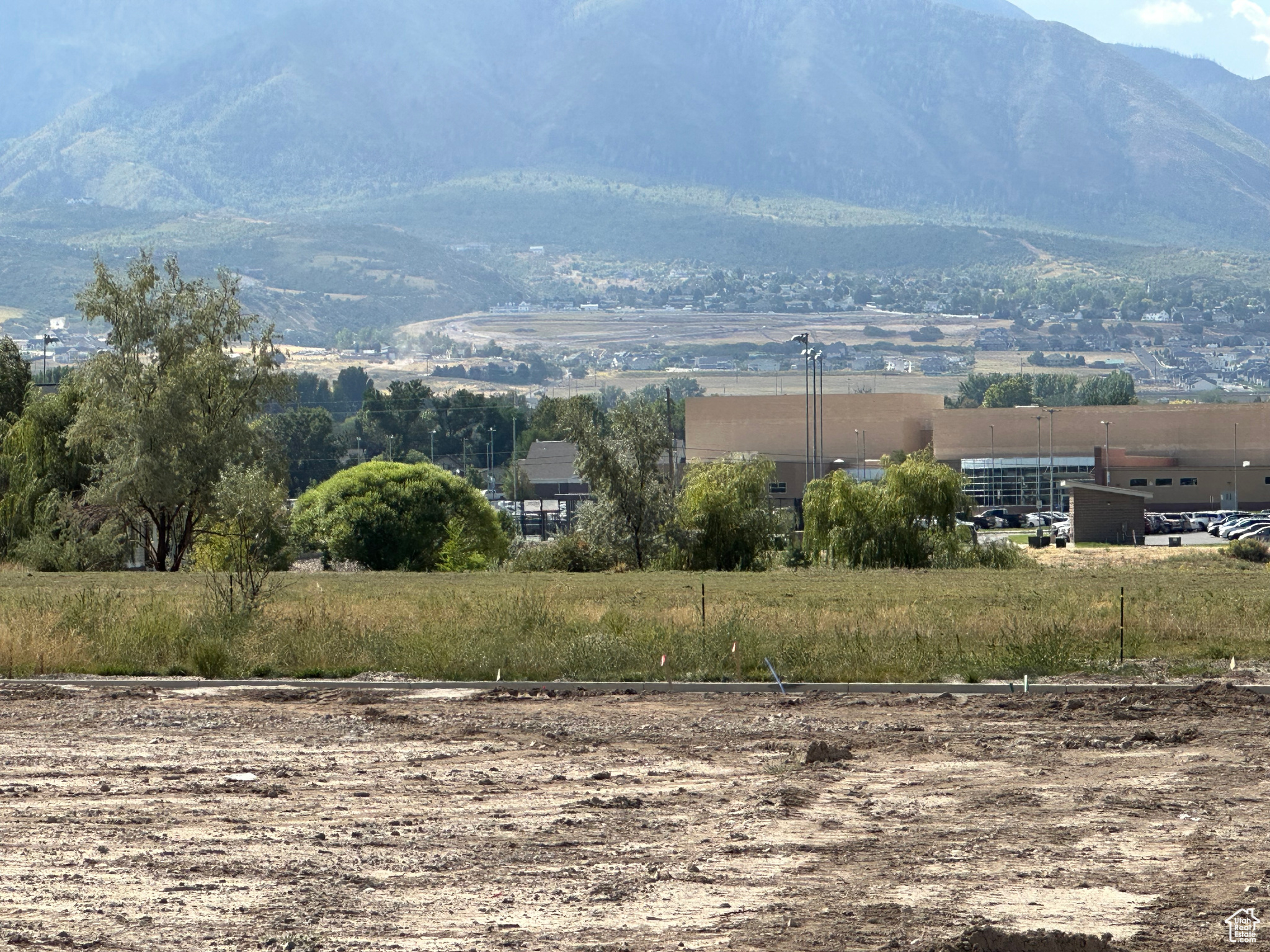 DAVIS - Land
