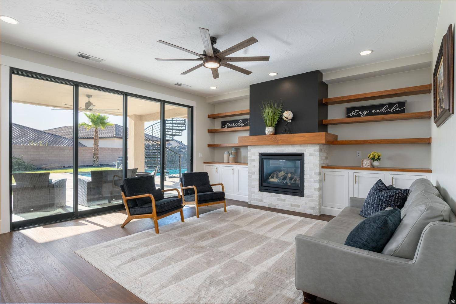 DESERT VIEW PH 1 - Residential