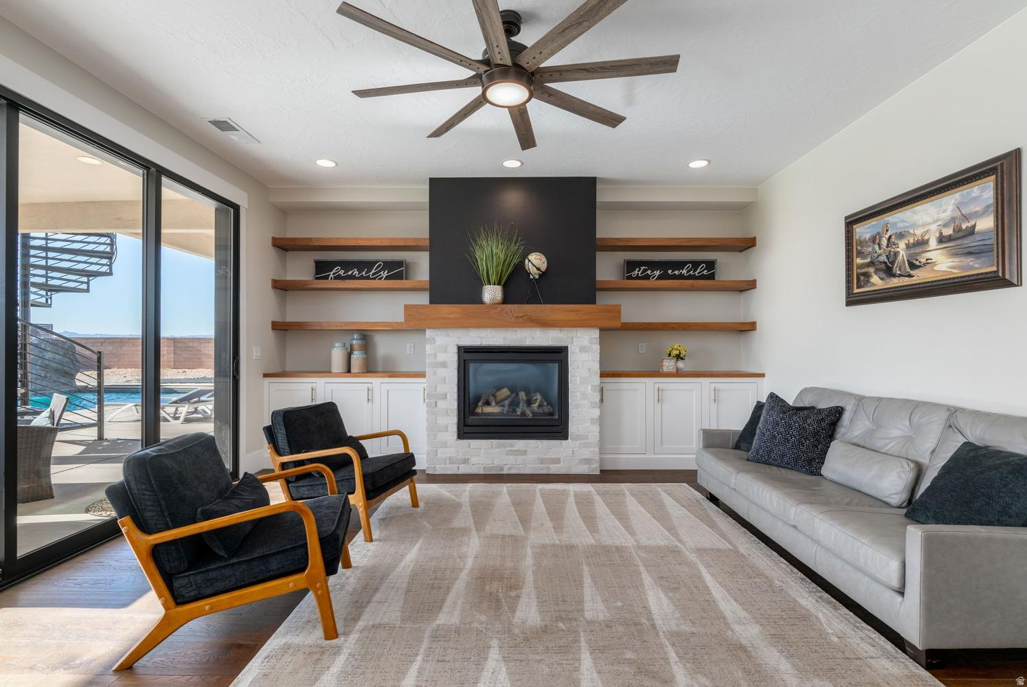 DESERT VIEW PH 1 - Residential