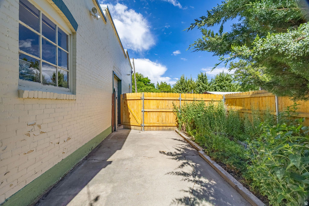 HERITAGE WEST CONDO - Residential