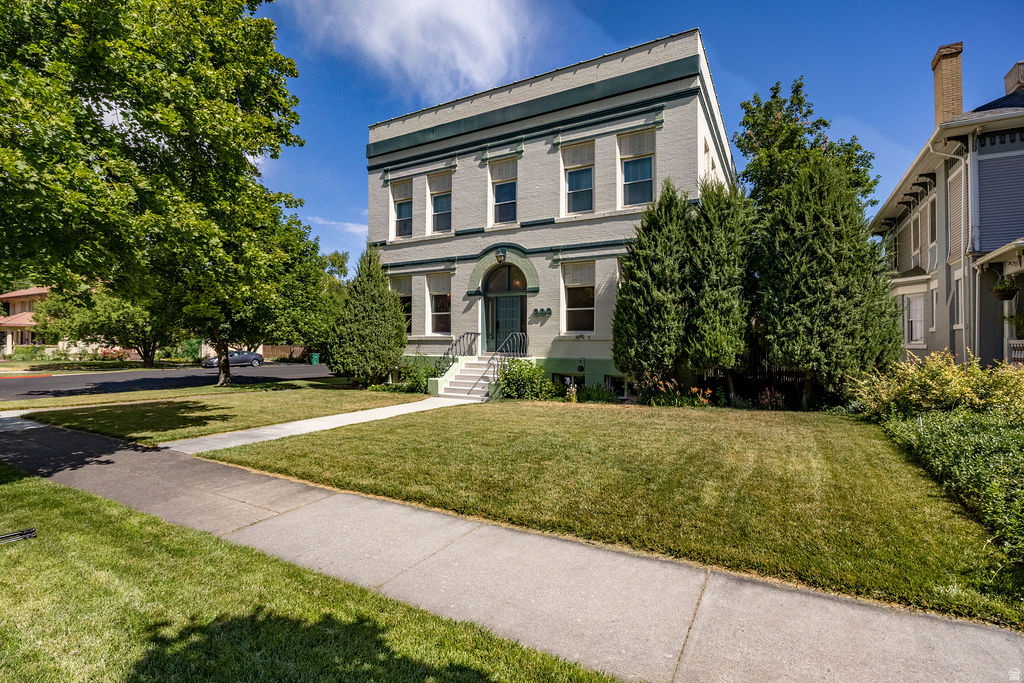 HERITAGE WEST CONDO - Residential