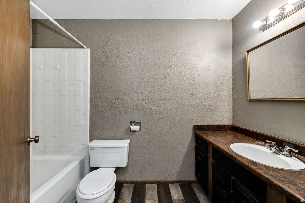 HERITAGE WEST CONDO - Residential