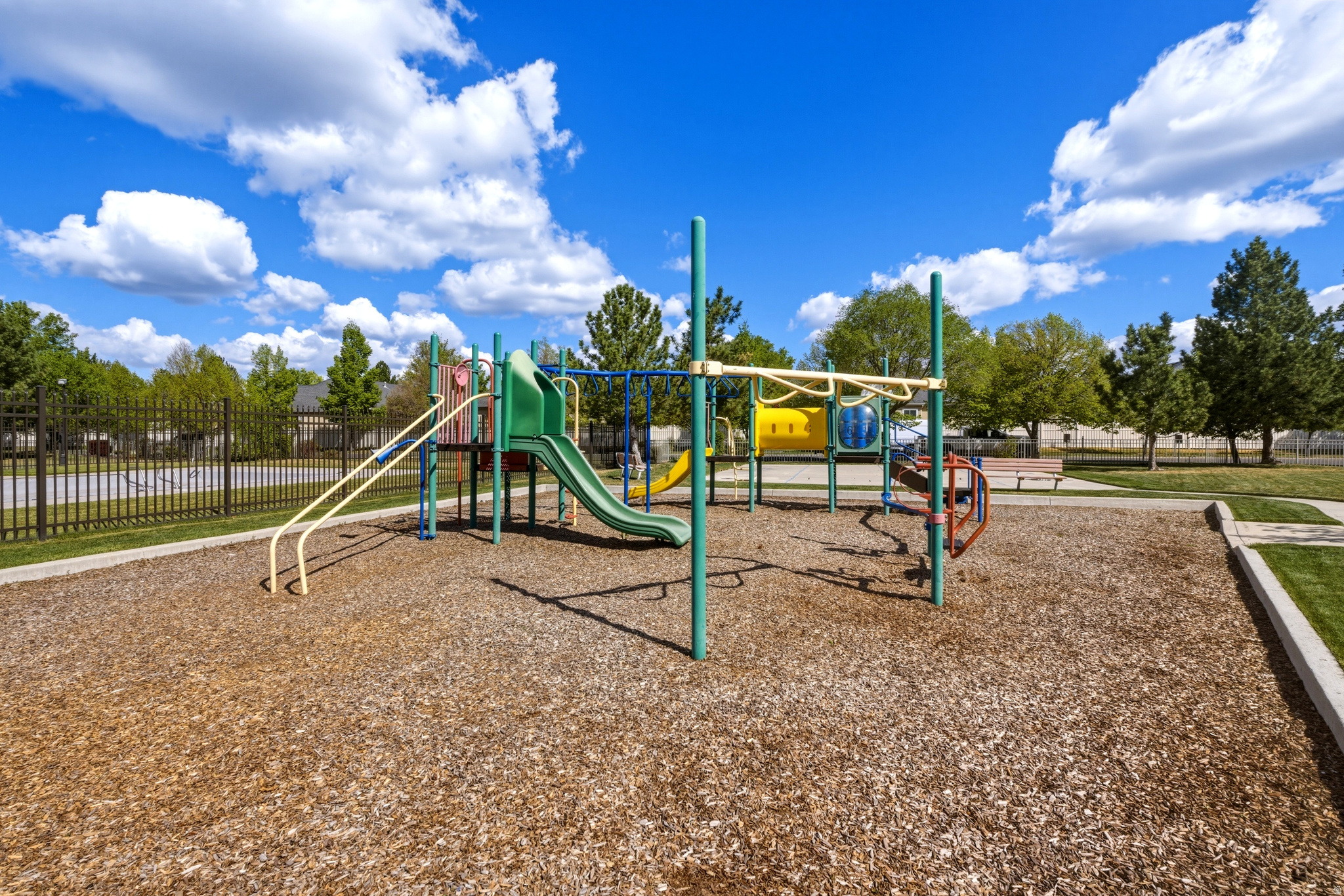 WILLOW CREEK - Residential