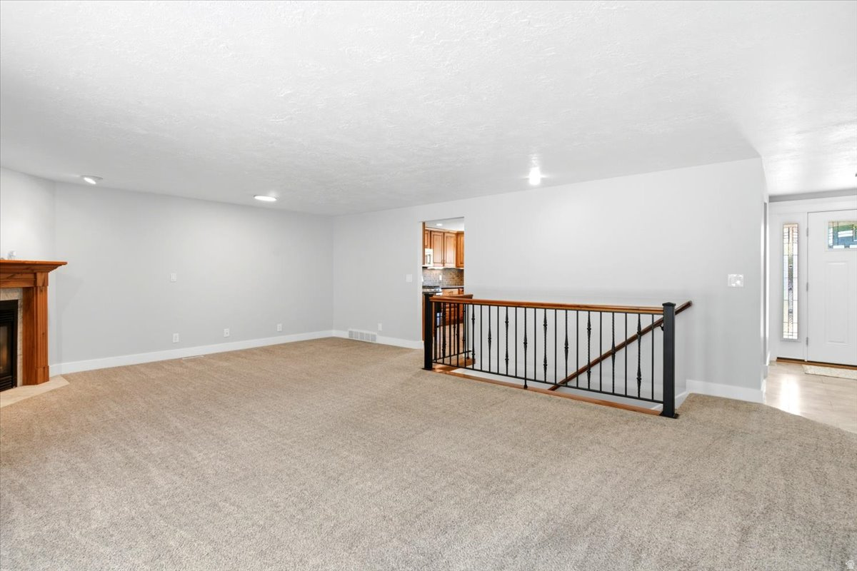 COUNTRY OAKS - Residential