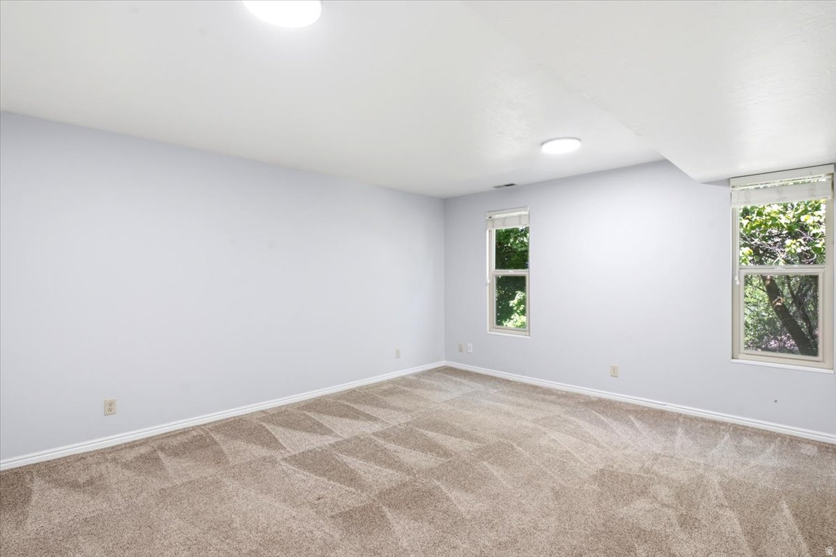 COUNTRY OAKS - Residential