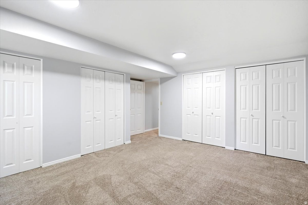 COUNTRY OAKS - Residential