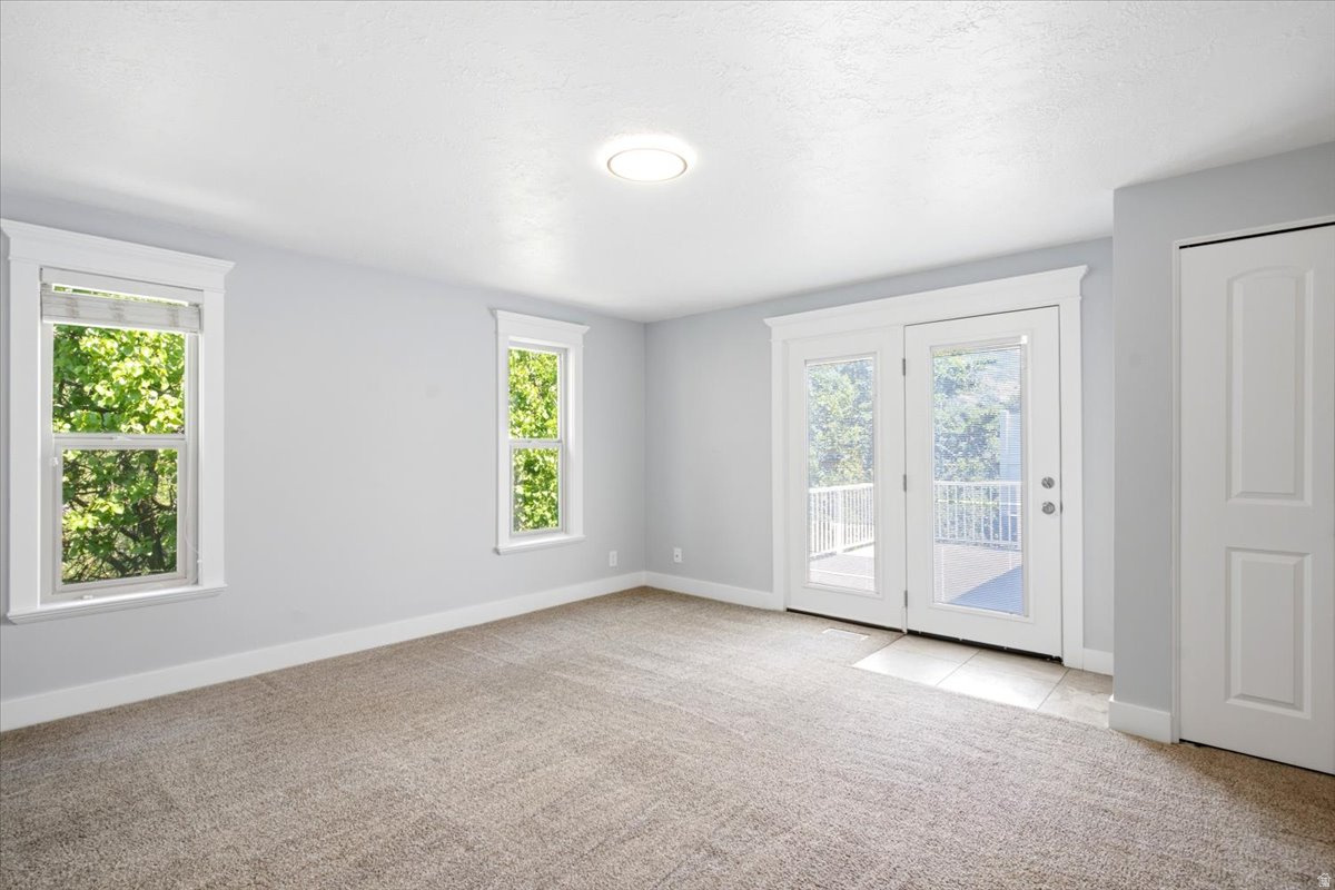 COUNTRY OAKS - Residential