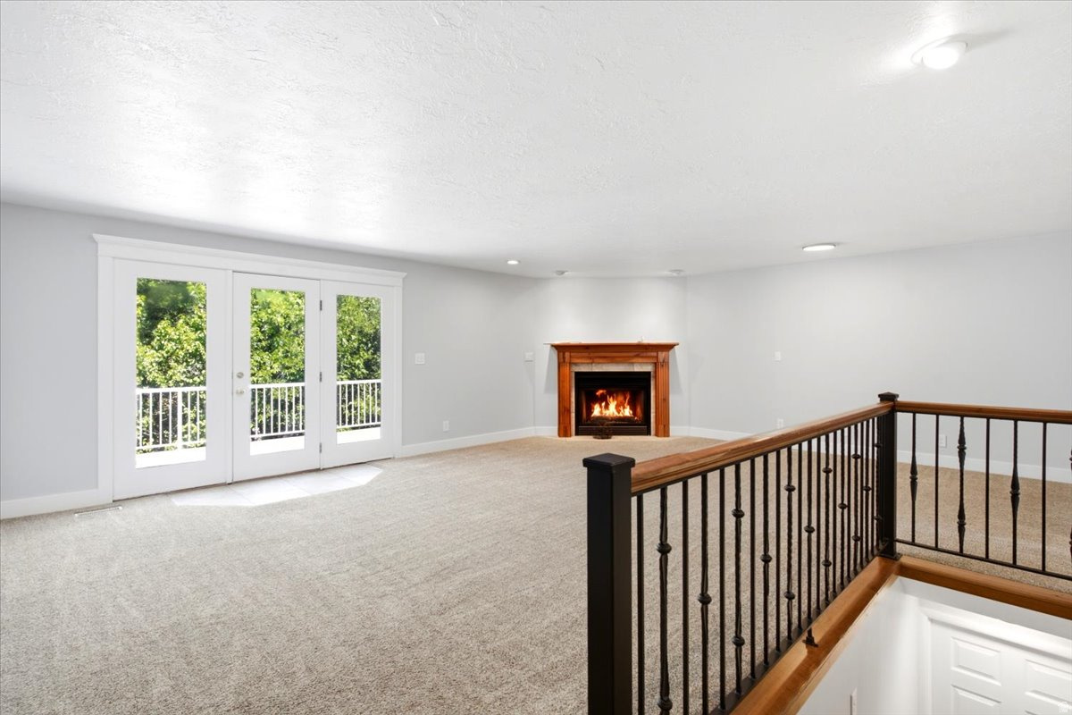 COUNTRY OAKS - Residential