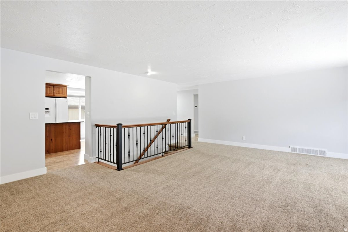 COUNTRY OAKS - Residential