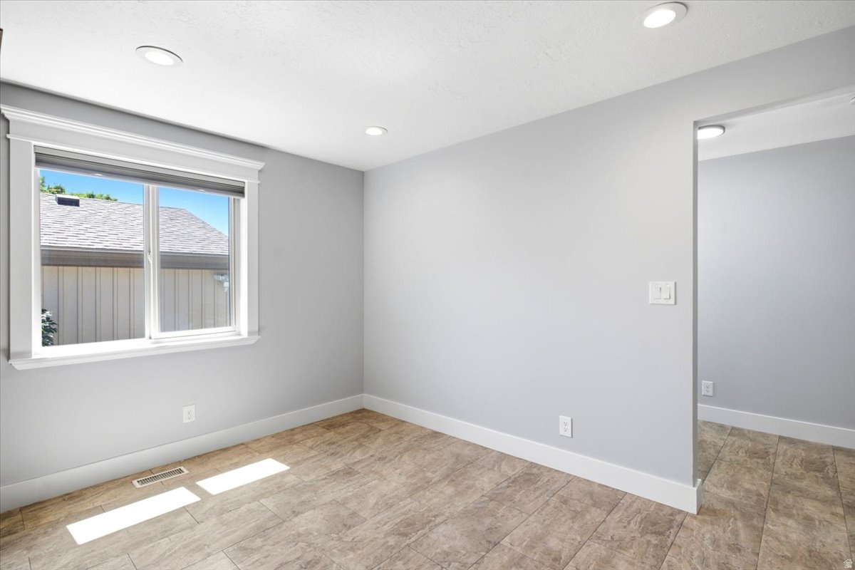 COUNTRY OAKS - Residential