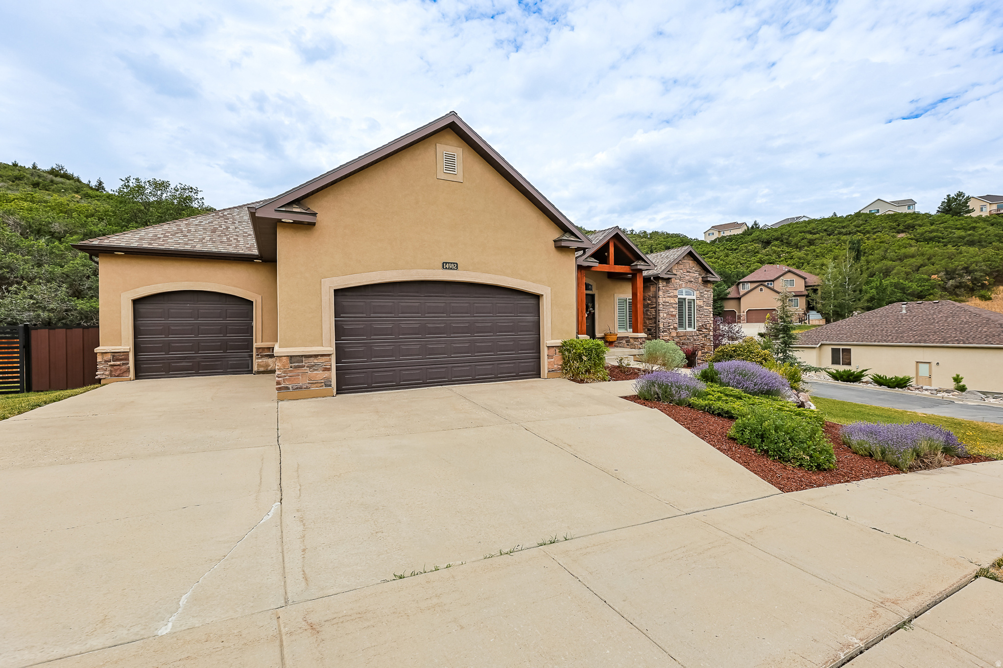 EAGLE CREST NO 1 AT SUNCREST - Residential