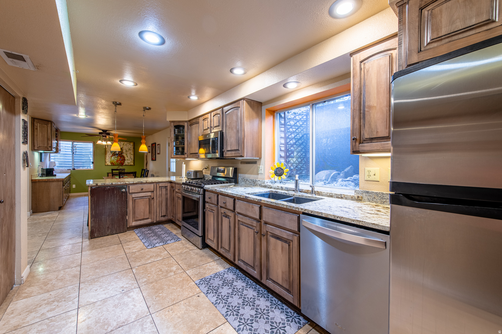 CANYON VIEW - Commercial Sale