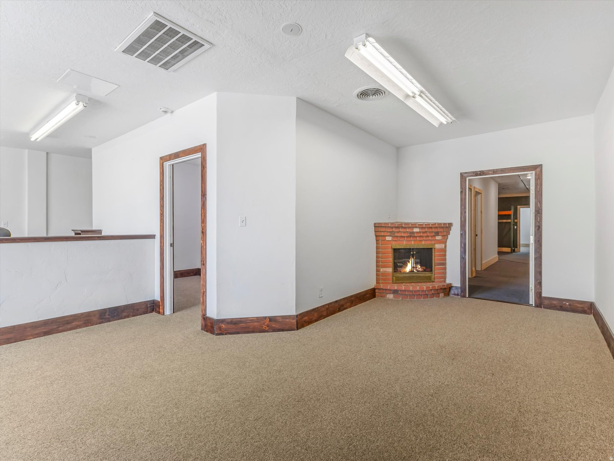 INDUSTRIAL COMMERCE CENTER - Commercial Sale