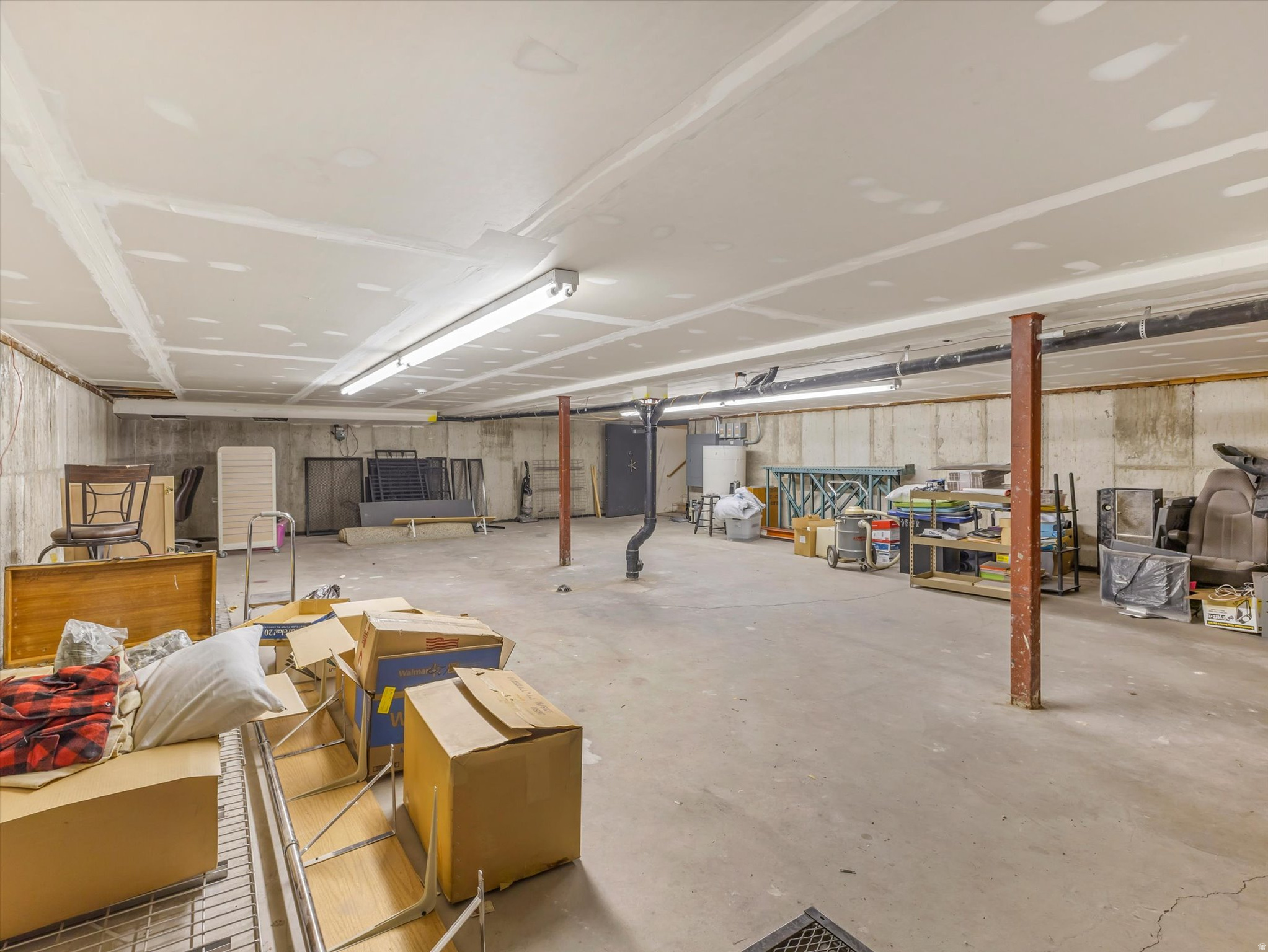 INDUSTRIAL COMMERCE CENTER - Commercial Sale