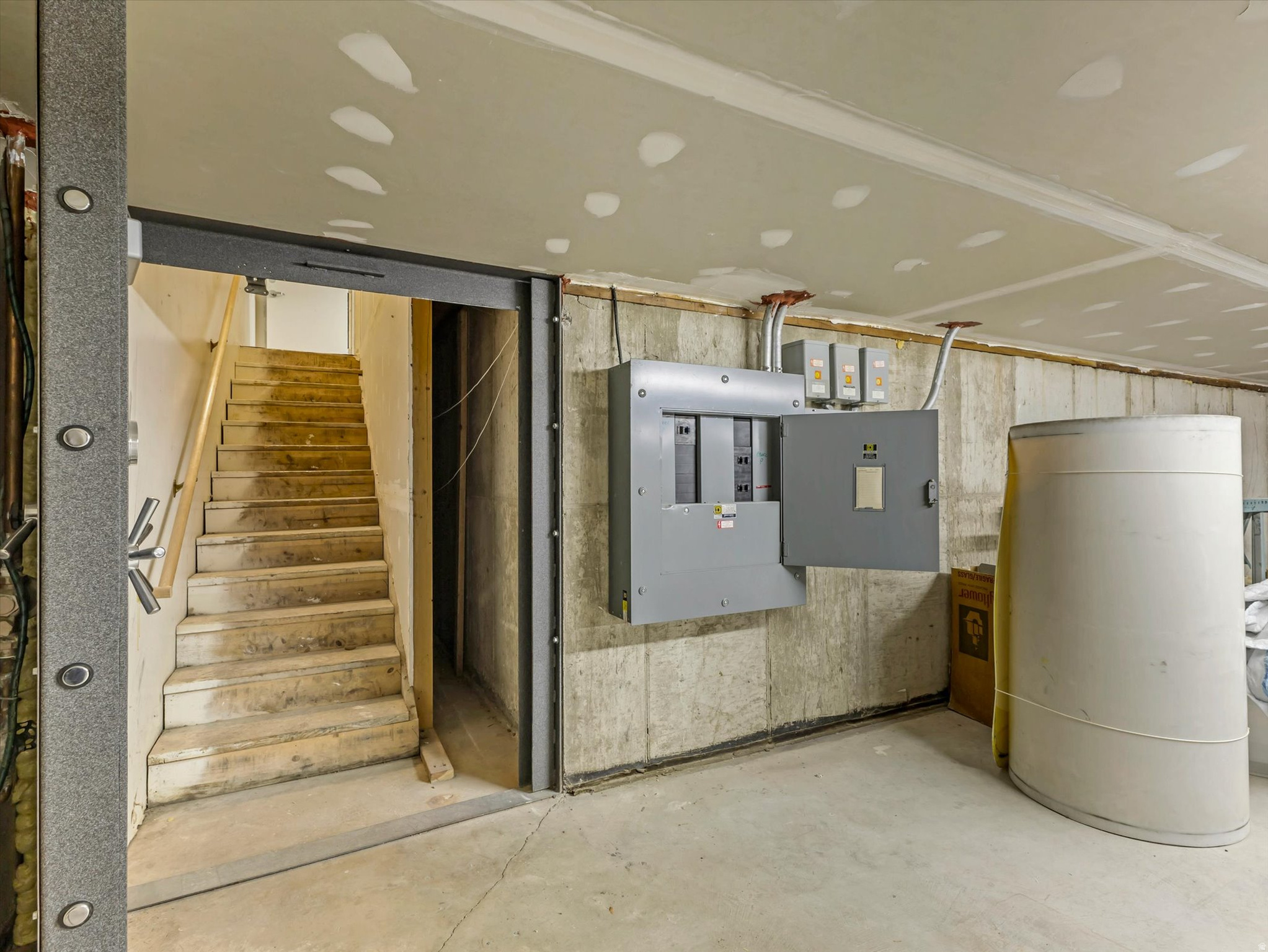 INDUSTRIAL COMMERCE CENTER - Commercial Sale