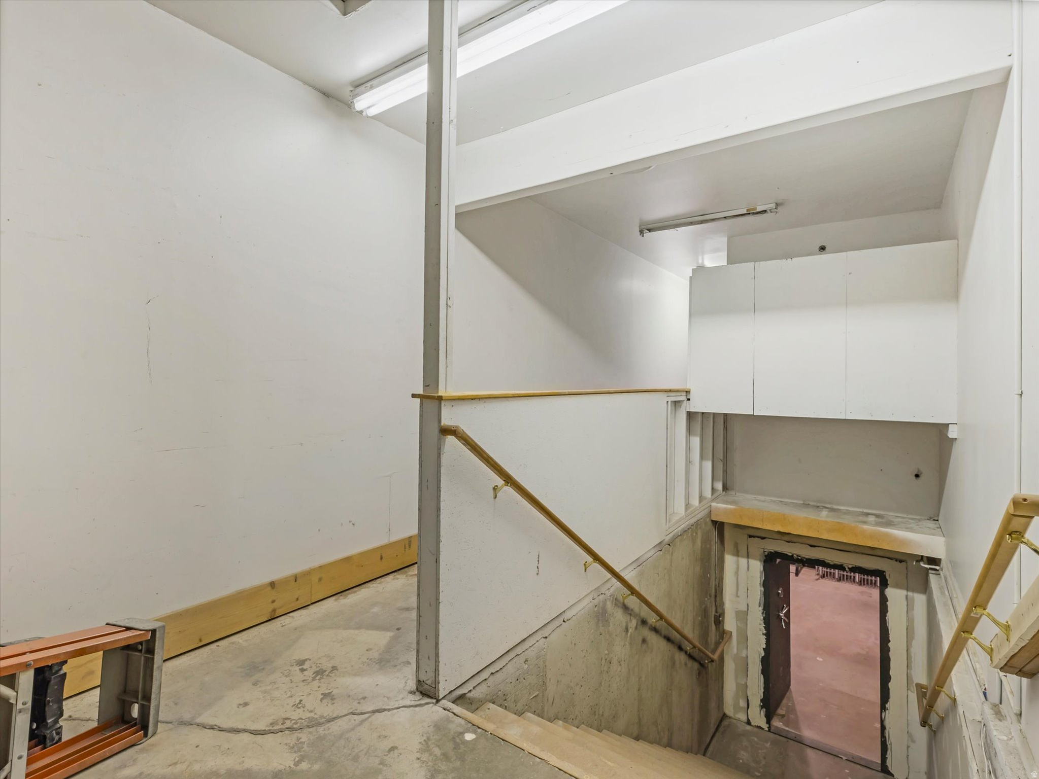 INDUSTRIAL COMMERCE CENTER - Commercial Sale