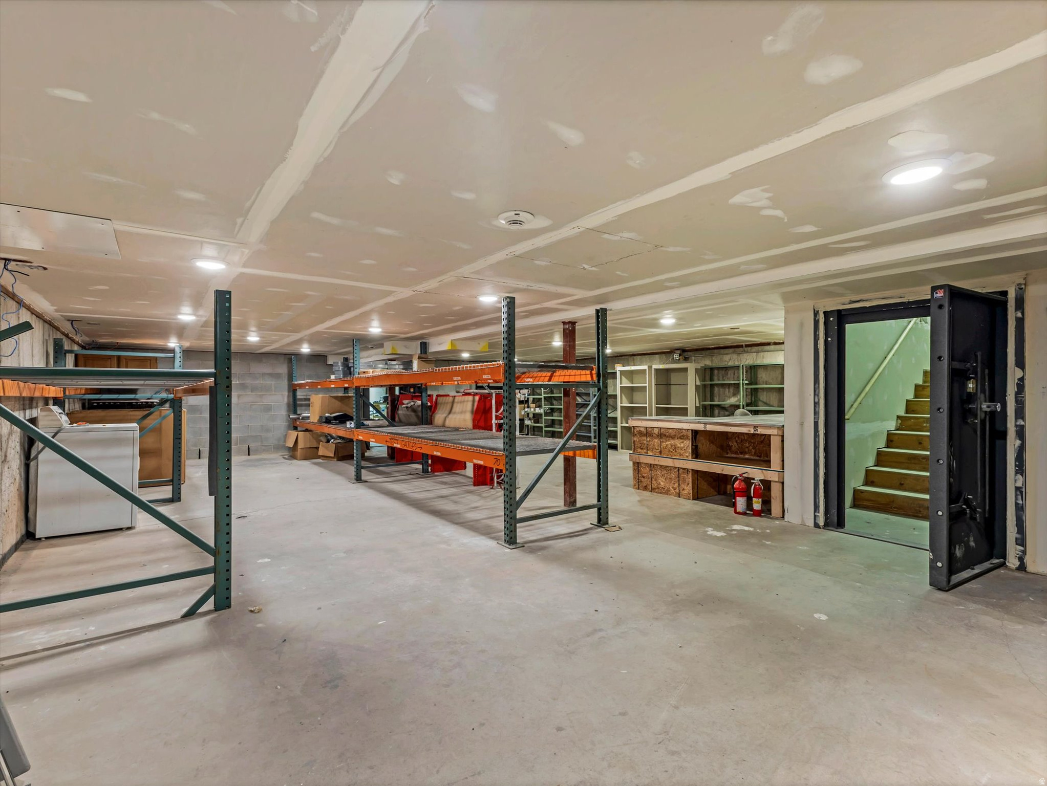 INDUSTRIAL COMMERCE CENTER - Commercial Sale