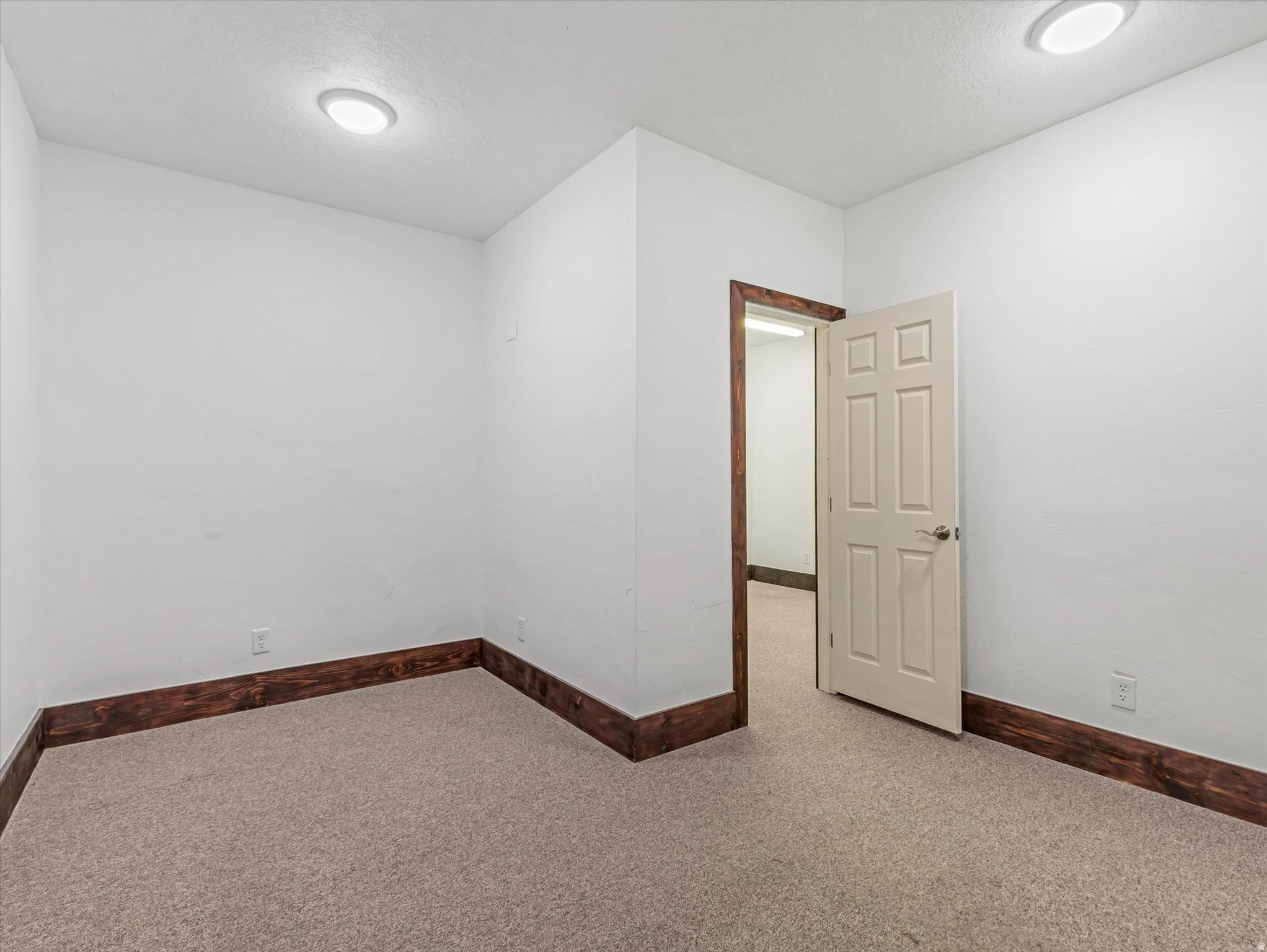 INDUSTRIAL COMMERCE CENTER - Commercial Sale