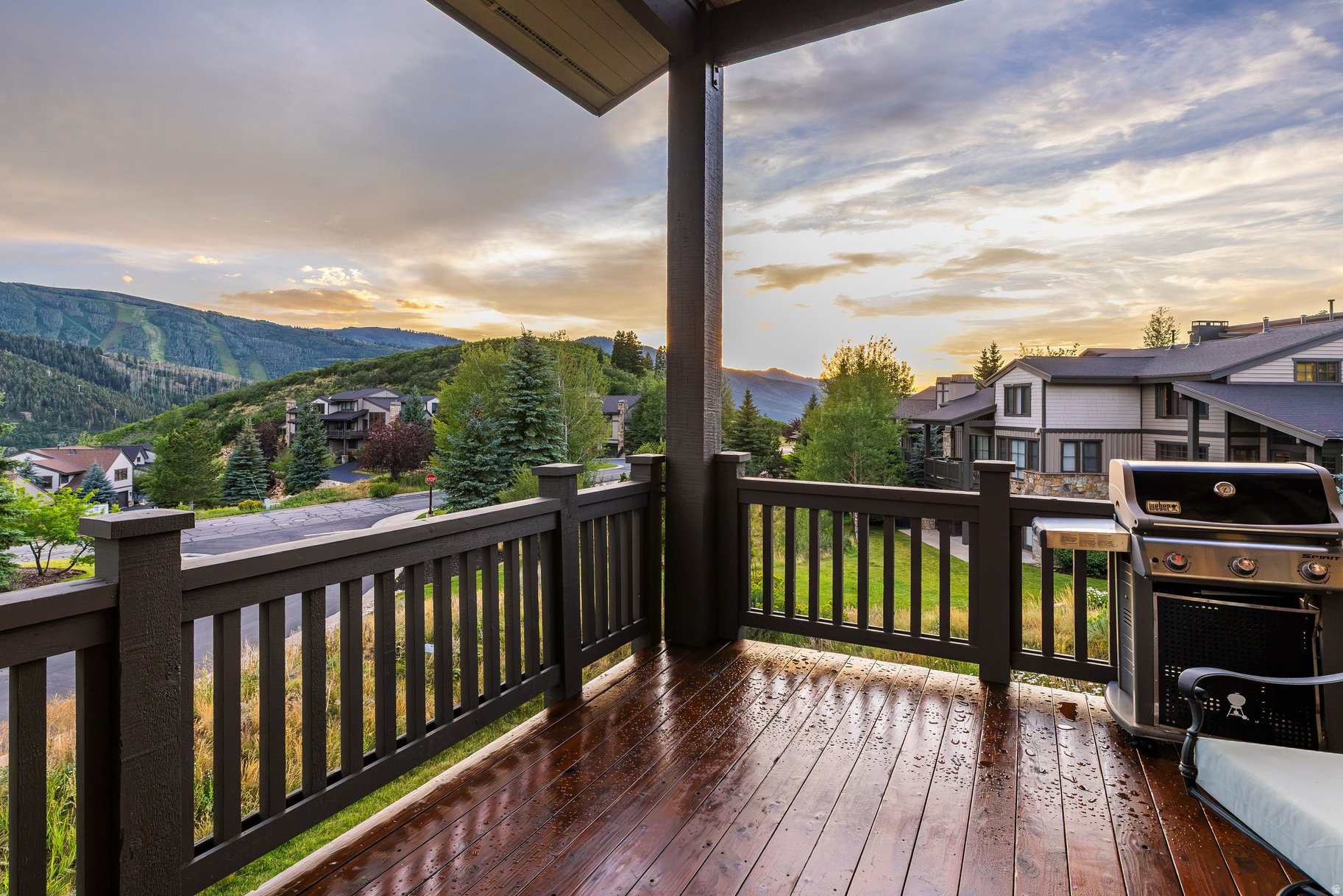 APRIL MOUNTAIN - Residential