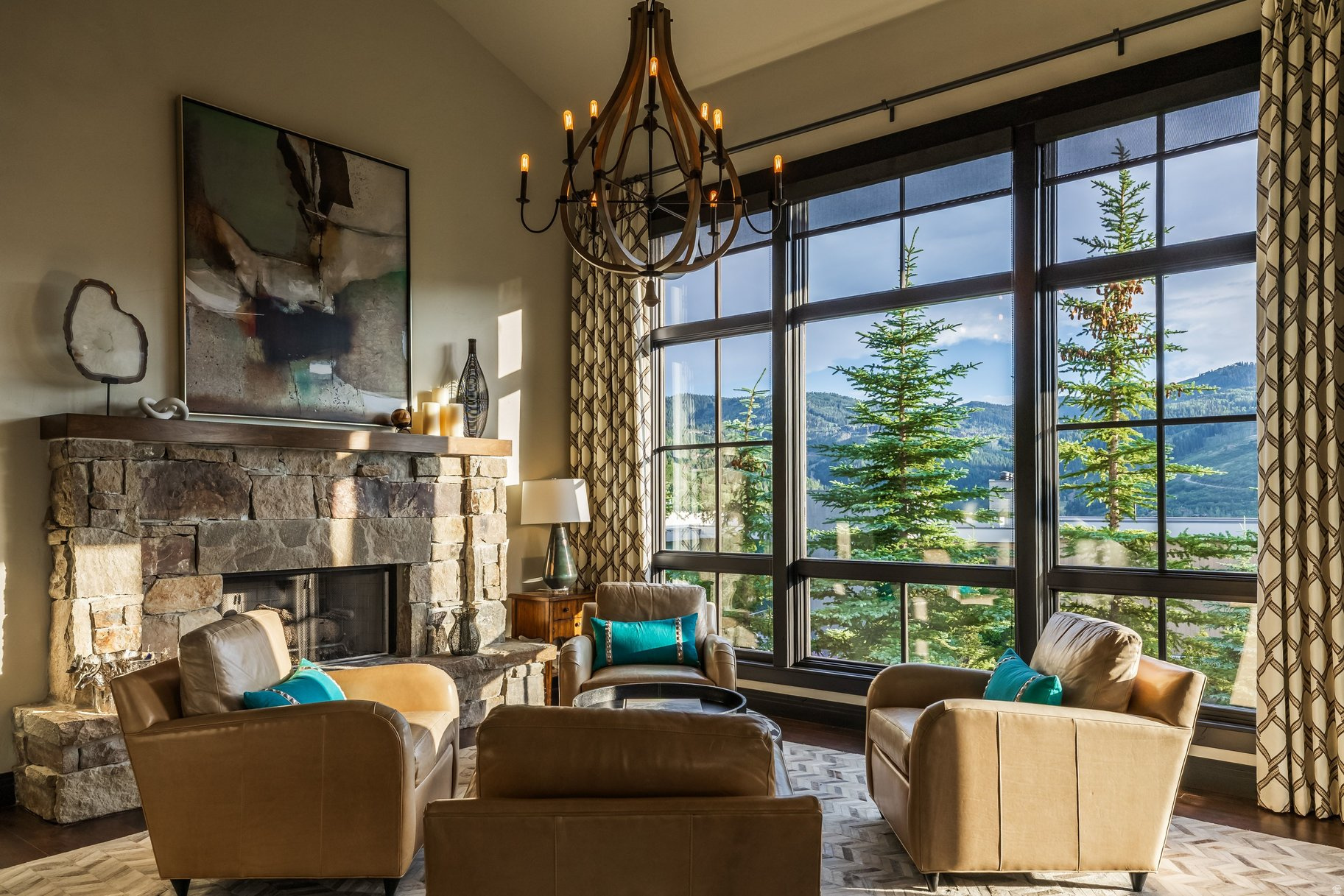 APRIL MOUNTAIN - Residential