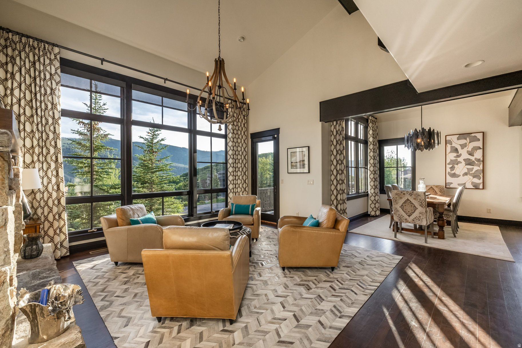 APRIL MOUNTAIN - Residential