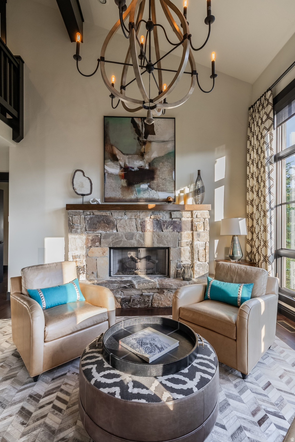 APRIL MOUNTAIN - Residential