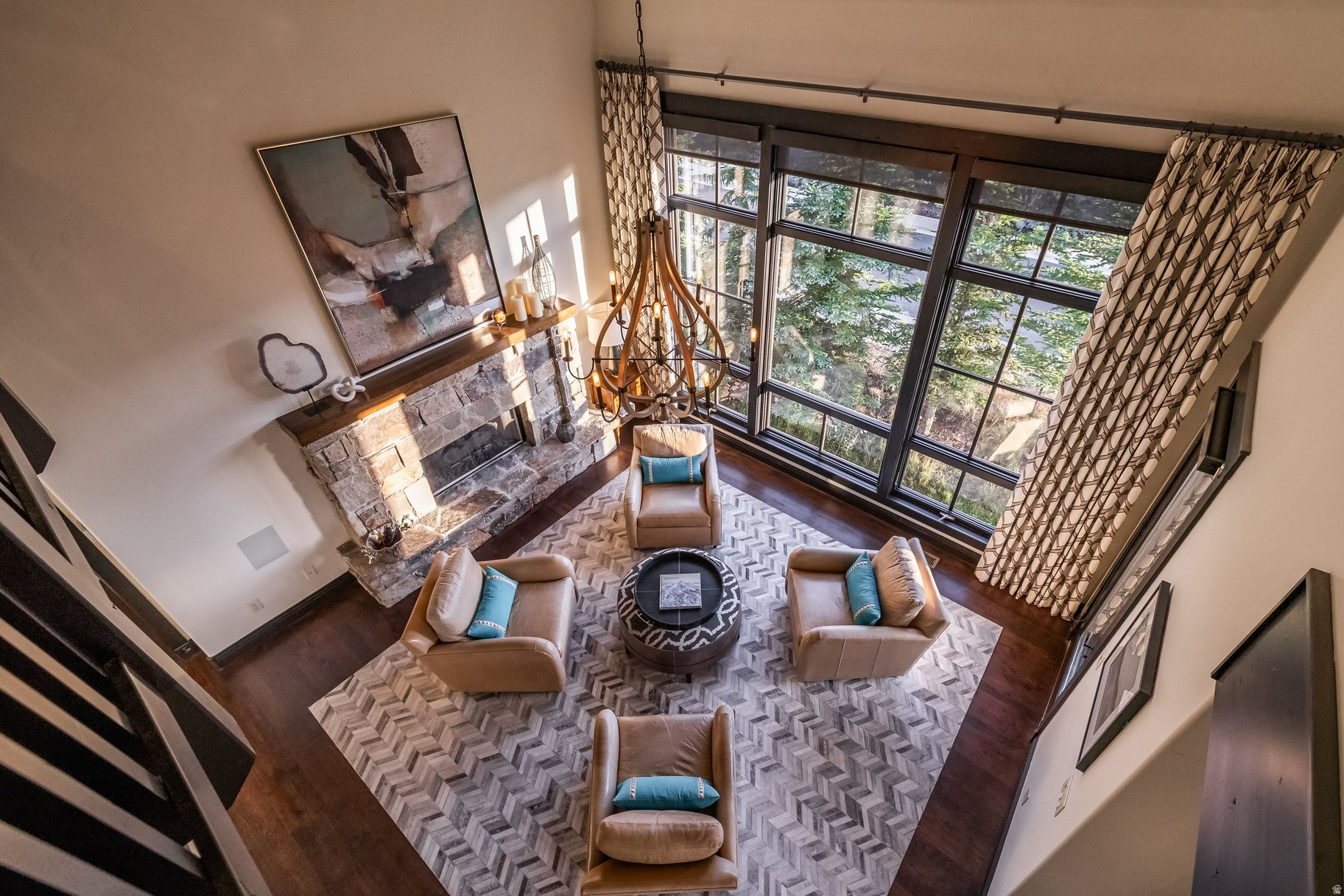 APRIL MOUNTAIN - Residential