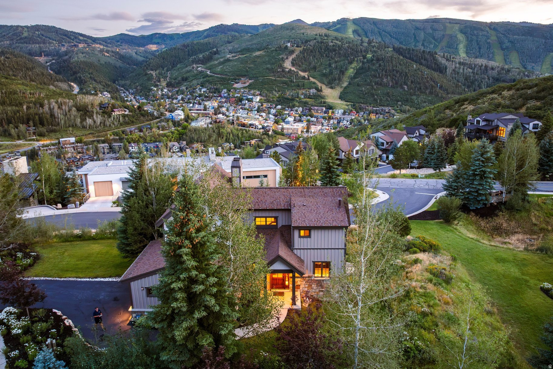 APRIL MOUNTAIN - Residential