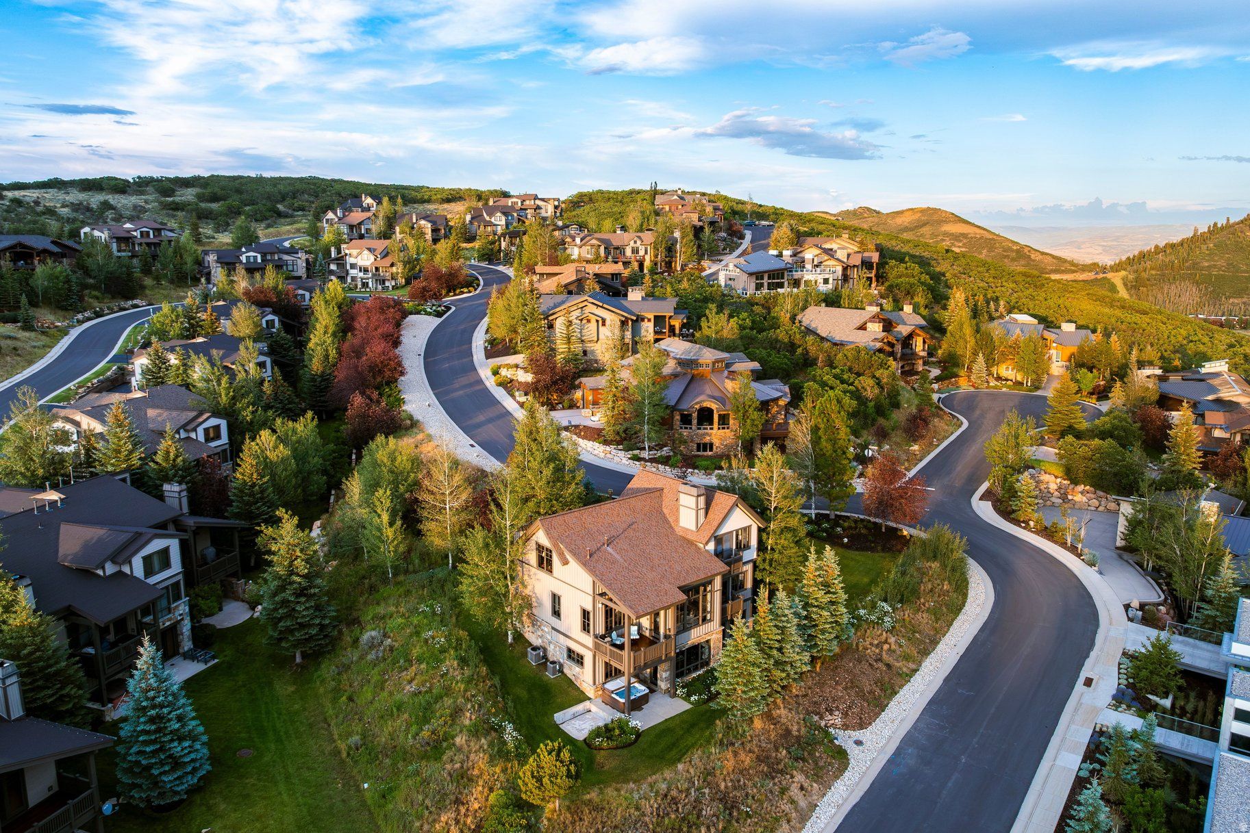 APRIL MOUNTAIN - Residential