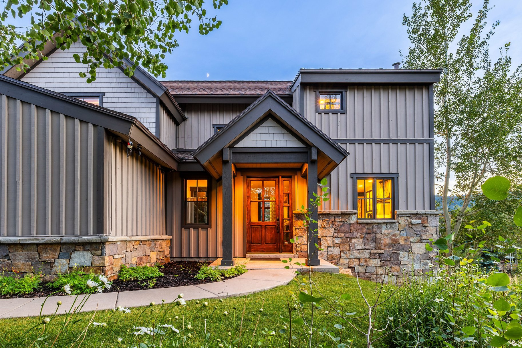 APRIL MOUNTAIN - Residential
