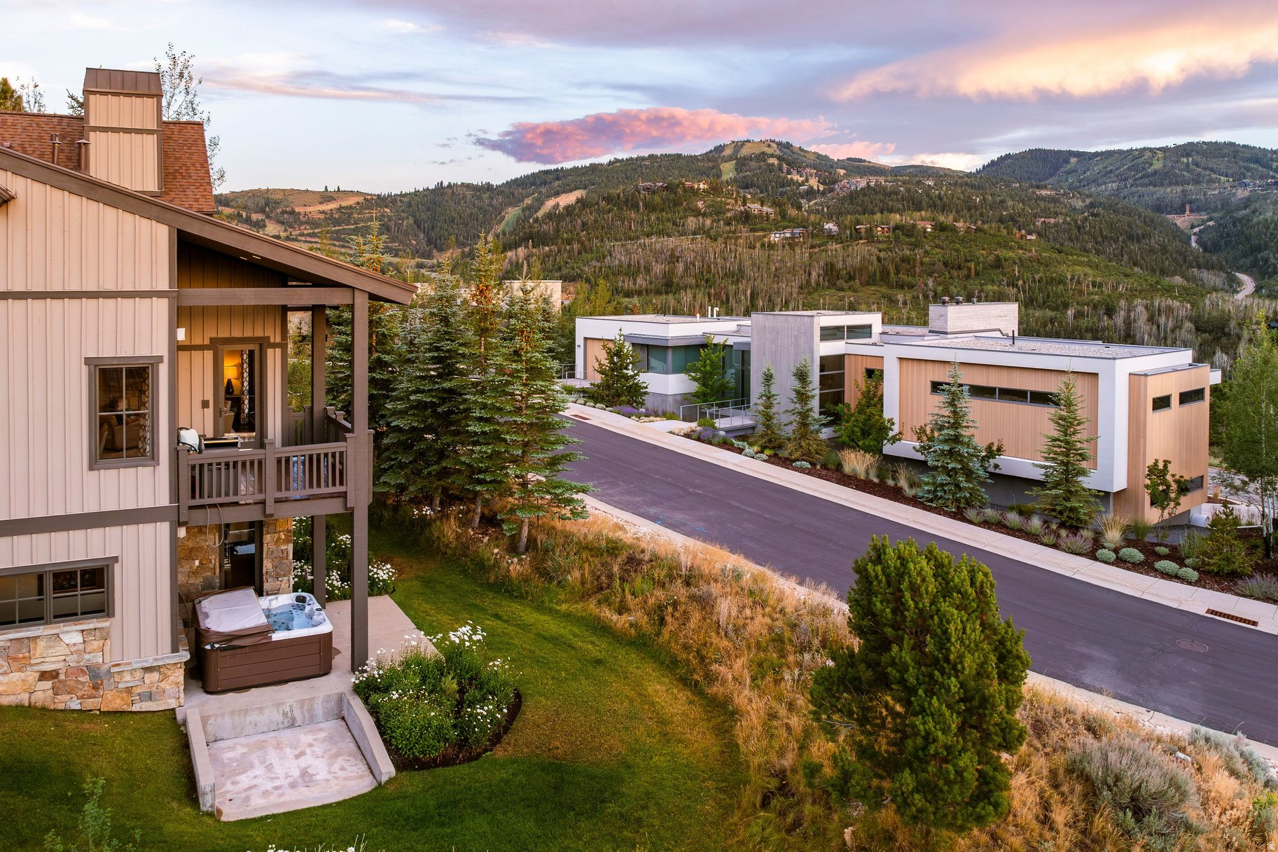 APRIL MOUNTAIN - Residential