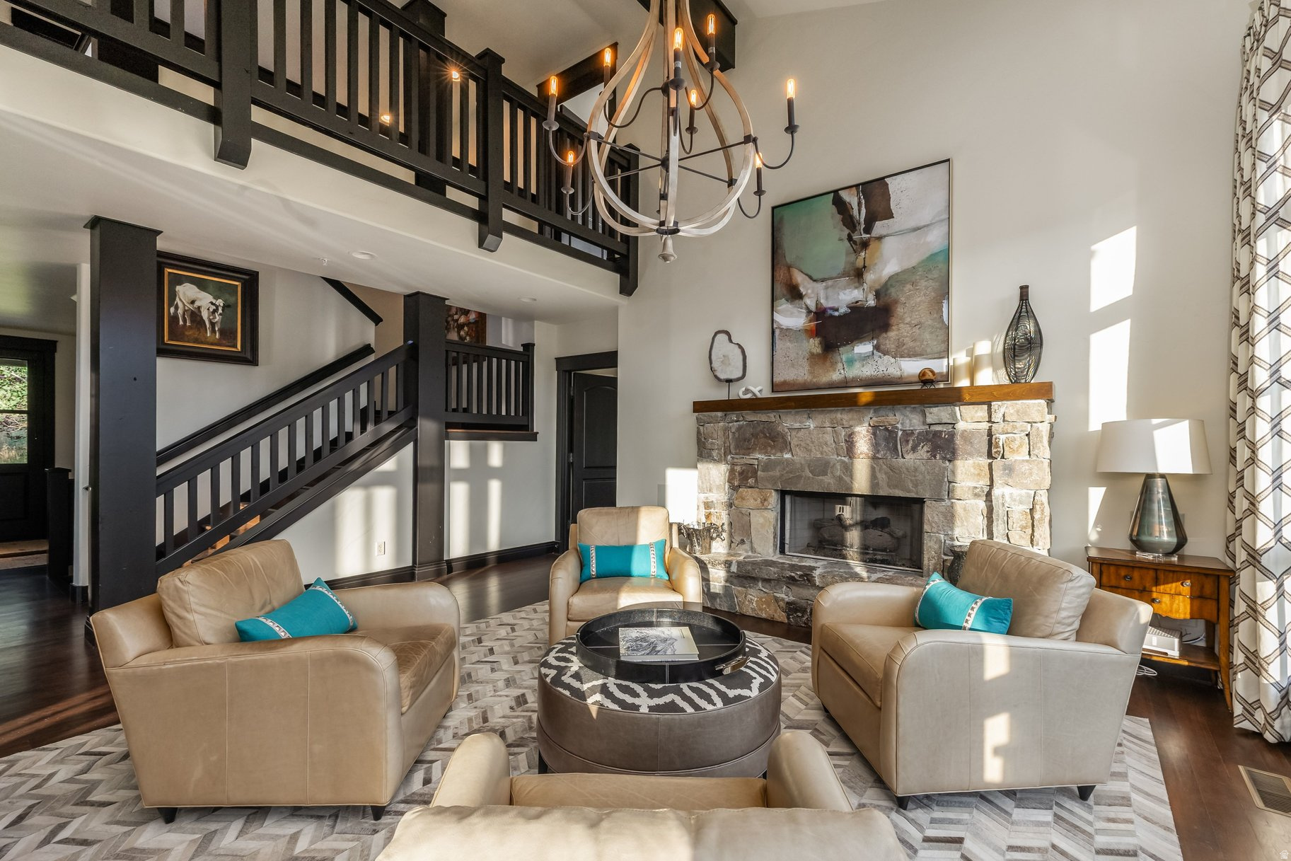APRIL MOUNTAIN - Residential
