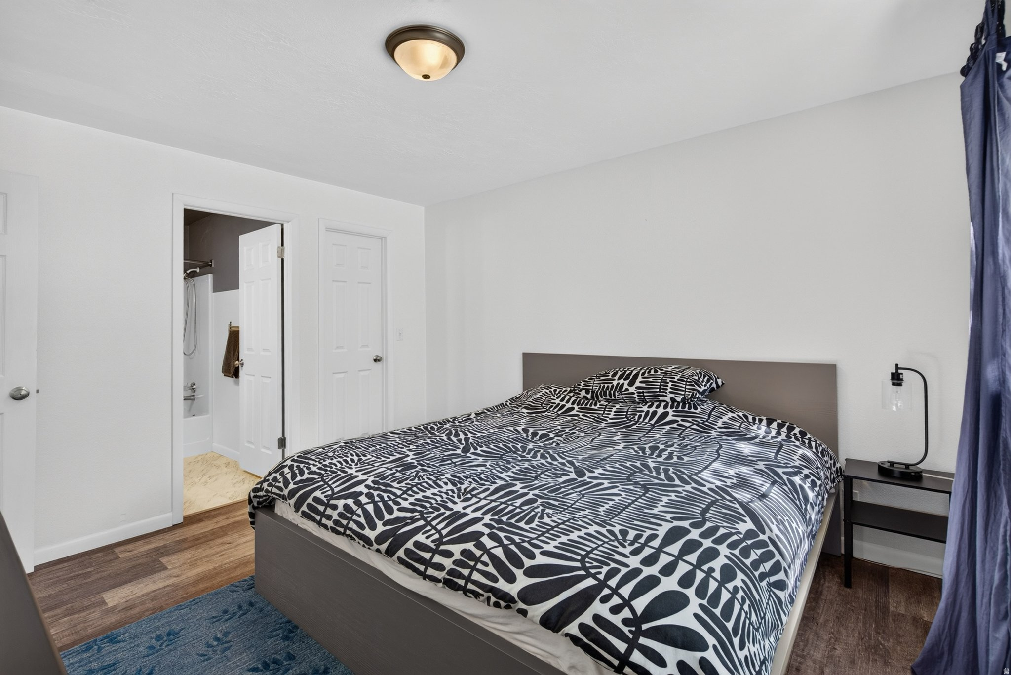 WATERSIDE CONDOS - Residential