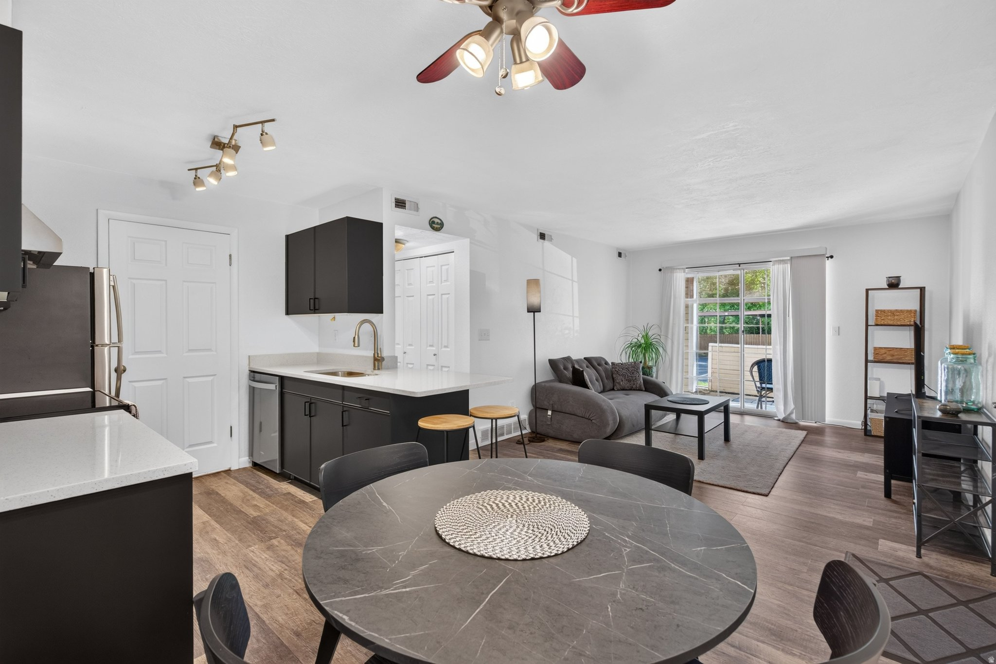 WATERSIDE CONDOS - Residential