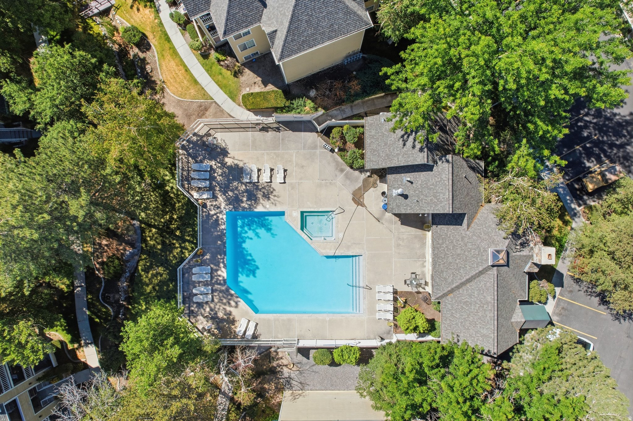 WATERSIDE CONDOS - Residential