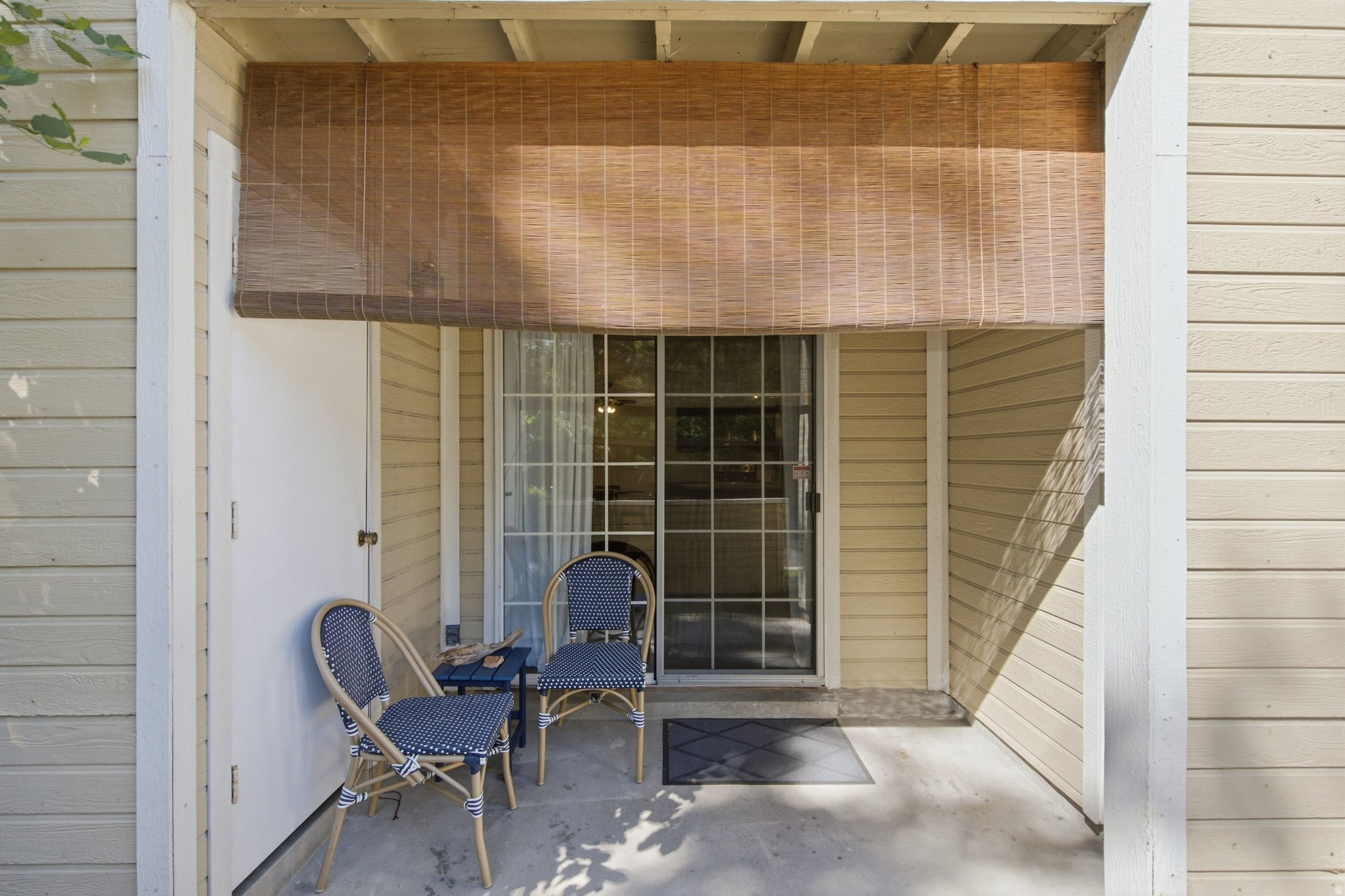 WATERSIDE CONDOS - Residential