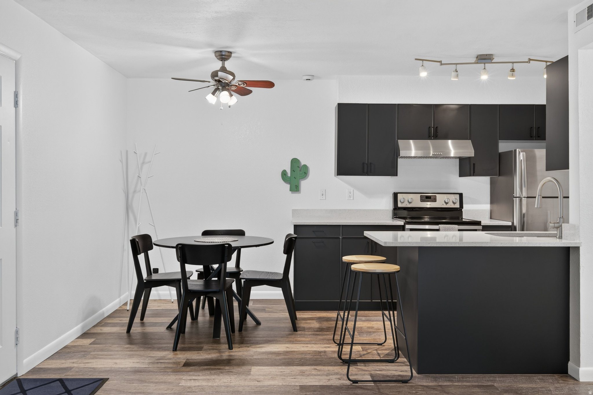 WATERSIDE CONDOS - Residential