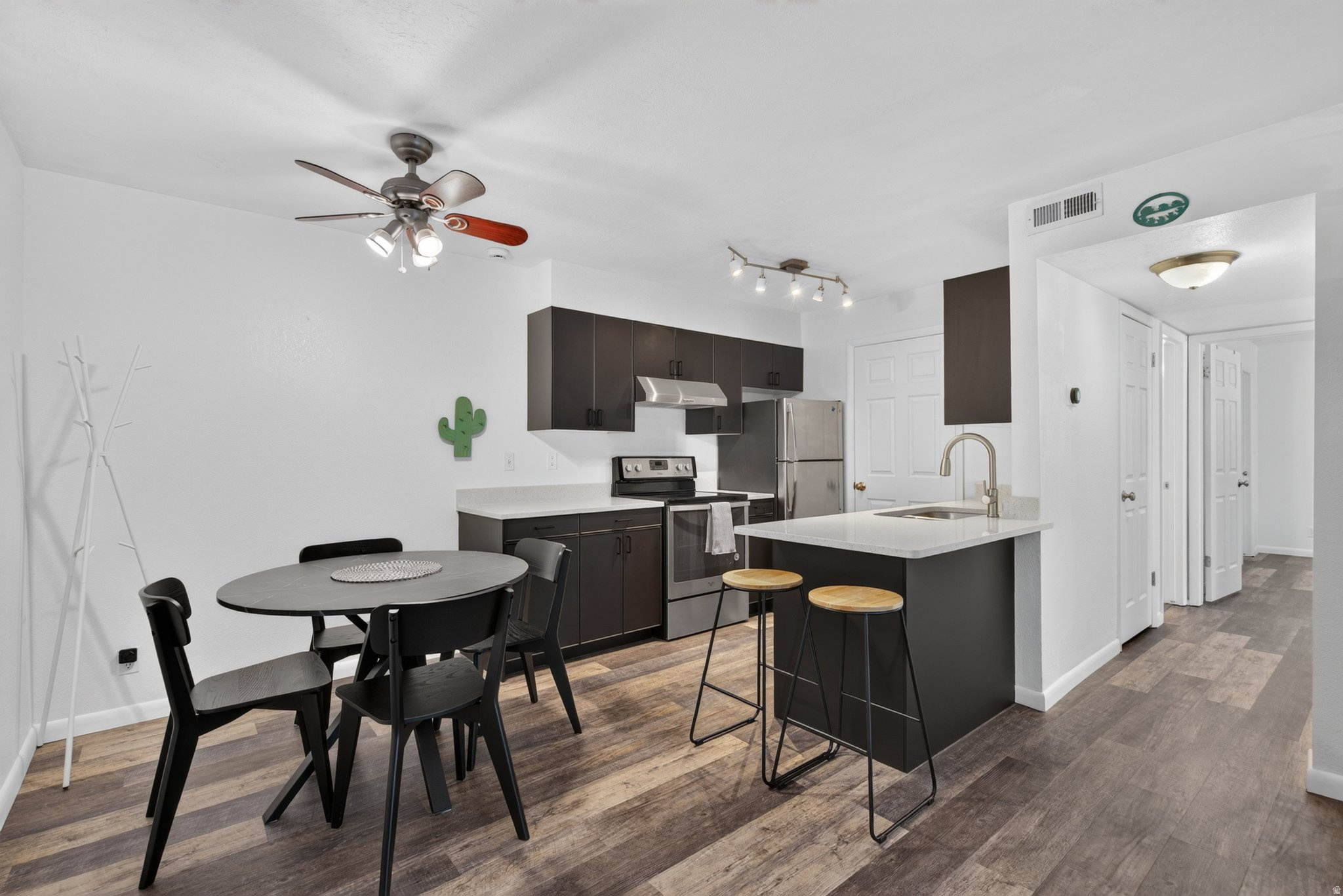 WATERSIDE CONDOS - Residential