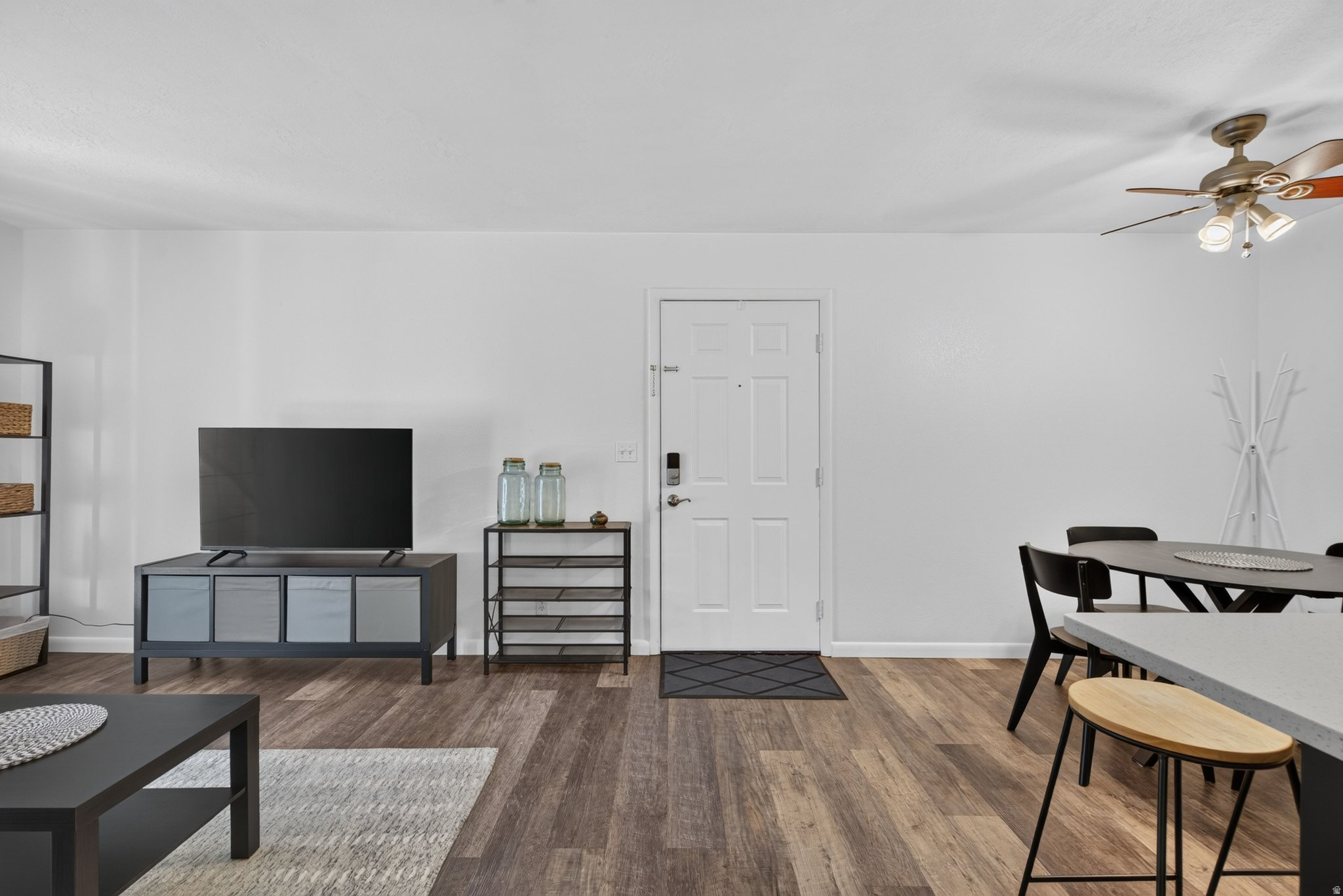 WATERSIDE CONDOS - Residential