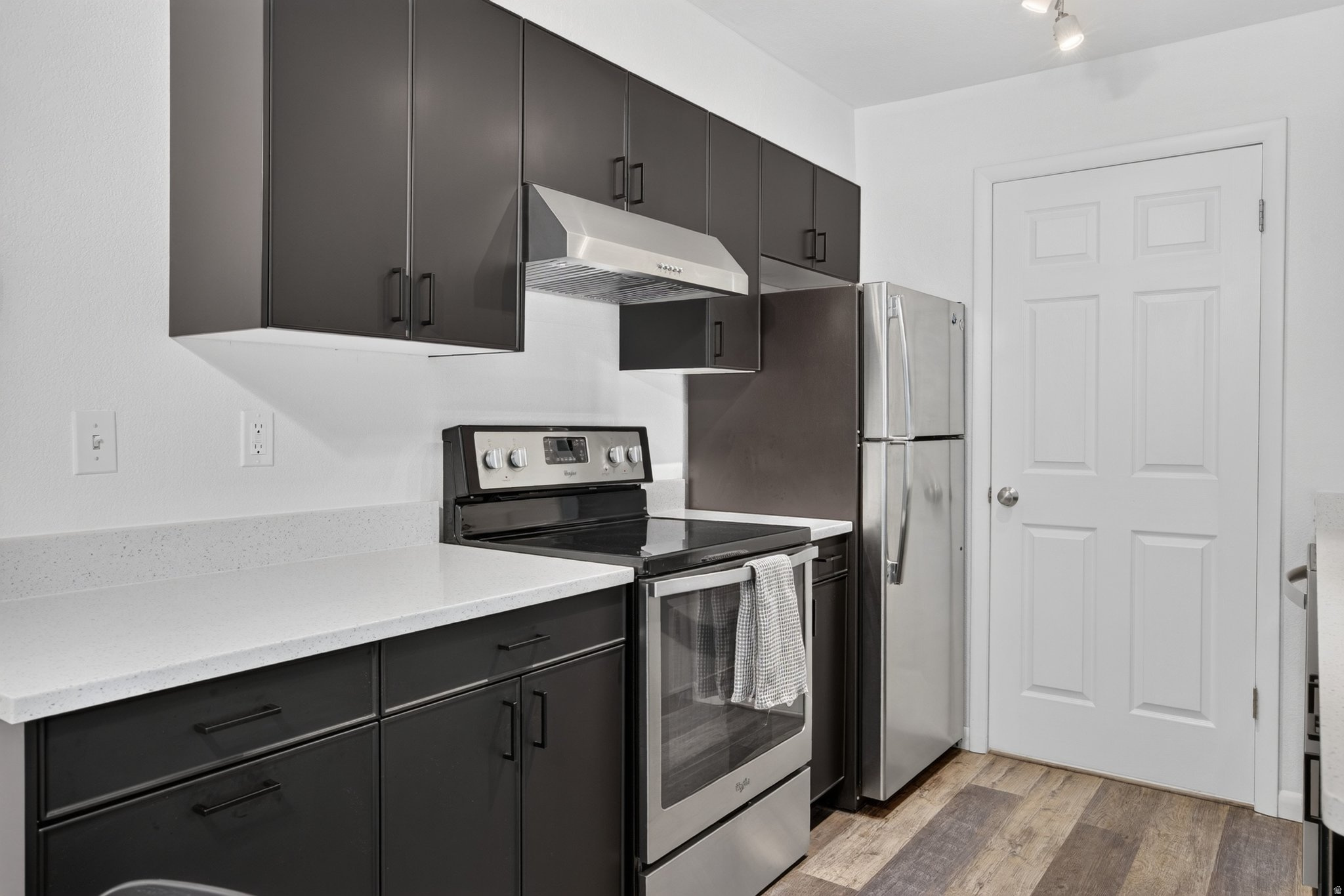 WATERSIDE CONDOS - Residential
